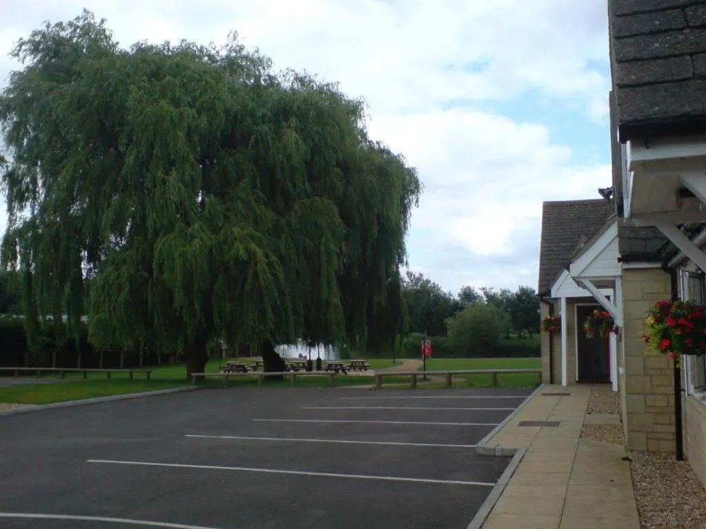 Garden view in Queen's Head Inn