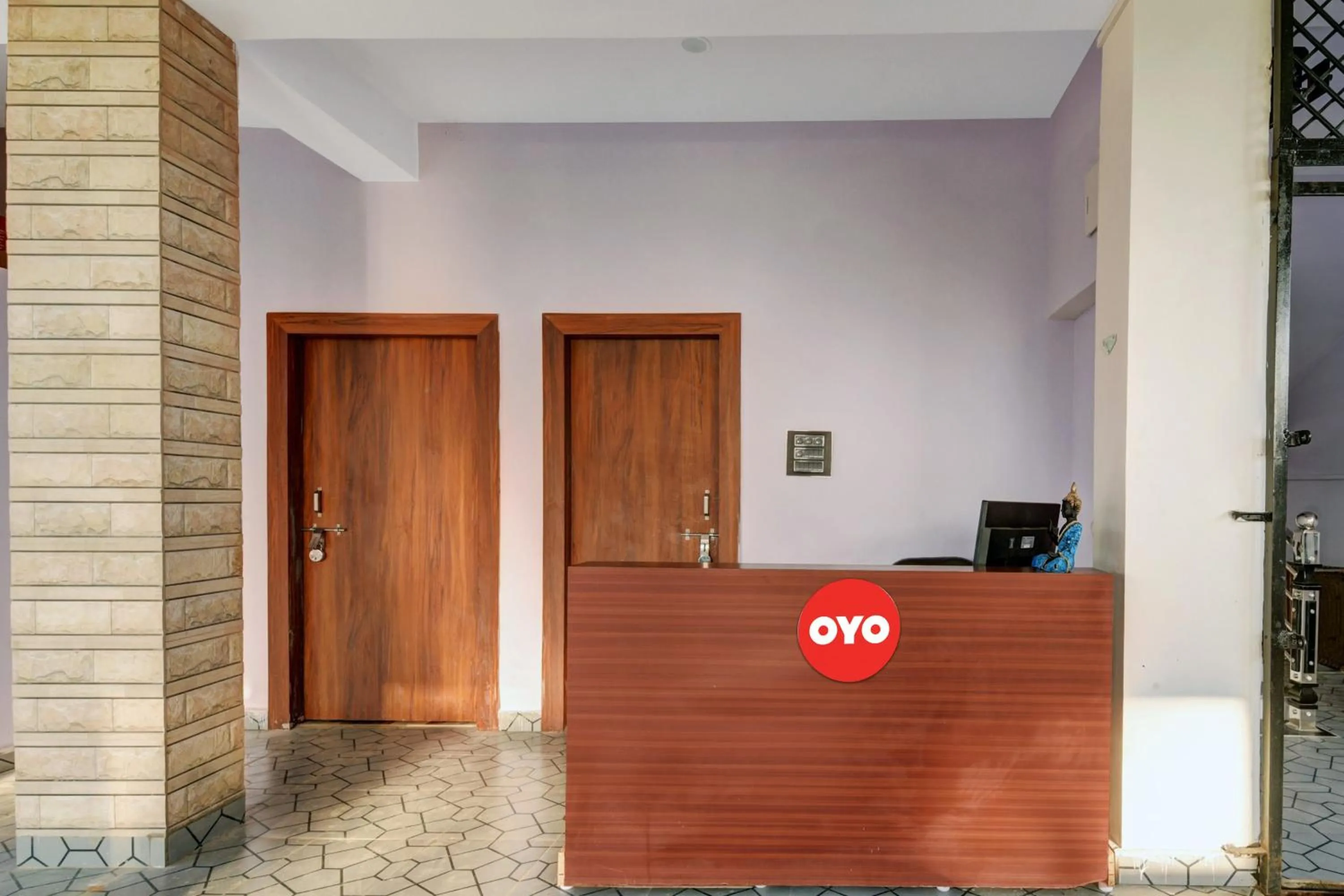 Lobby or reception in Hotel O by OYO JP Banquet