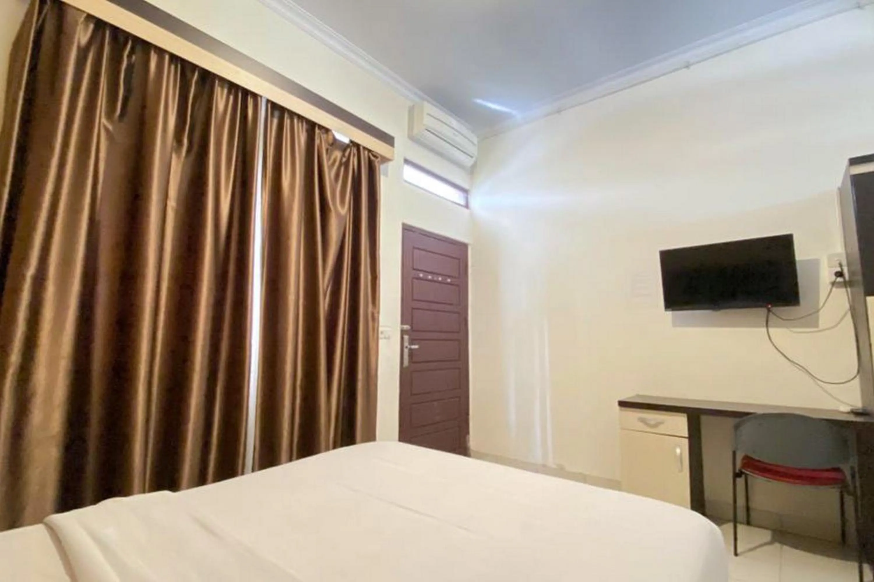 Bed in RedDoorz Syariah @ Jalan Jendral Sudirman Pekanbaru