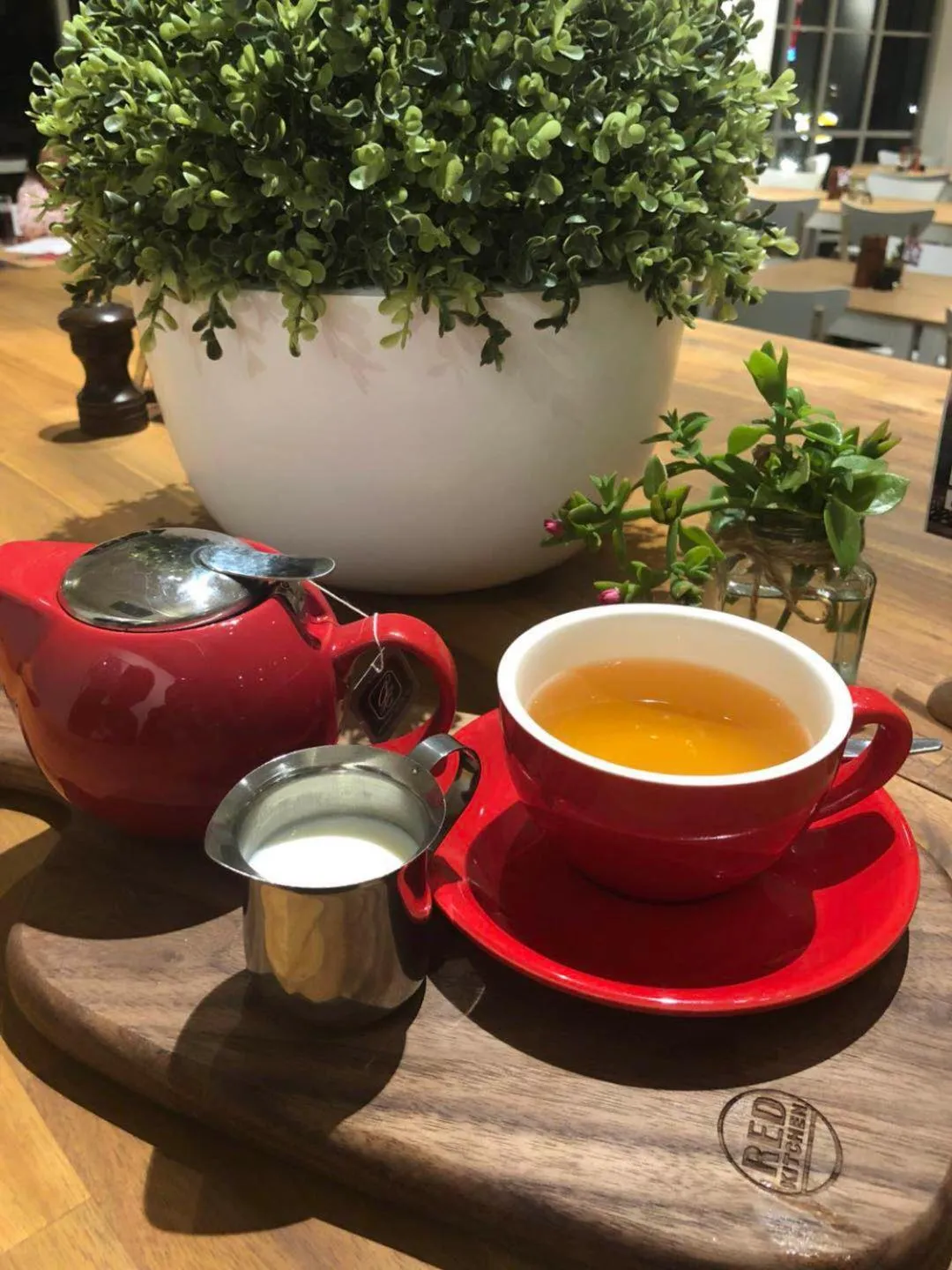 Breakfast in Beau Monde International