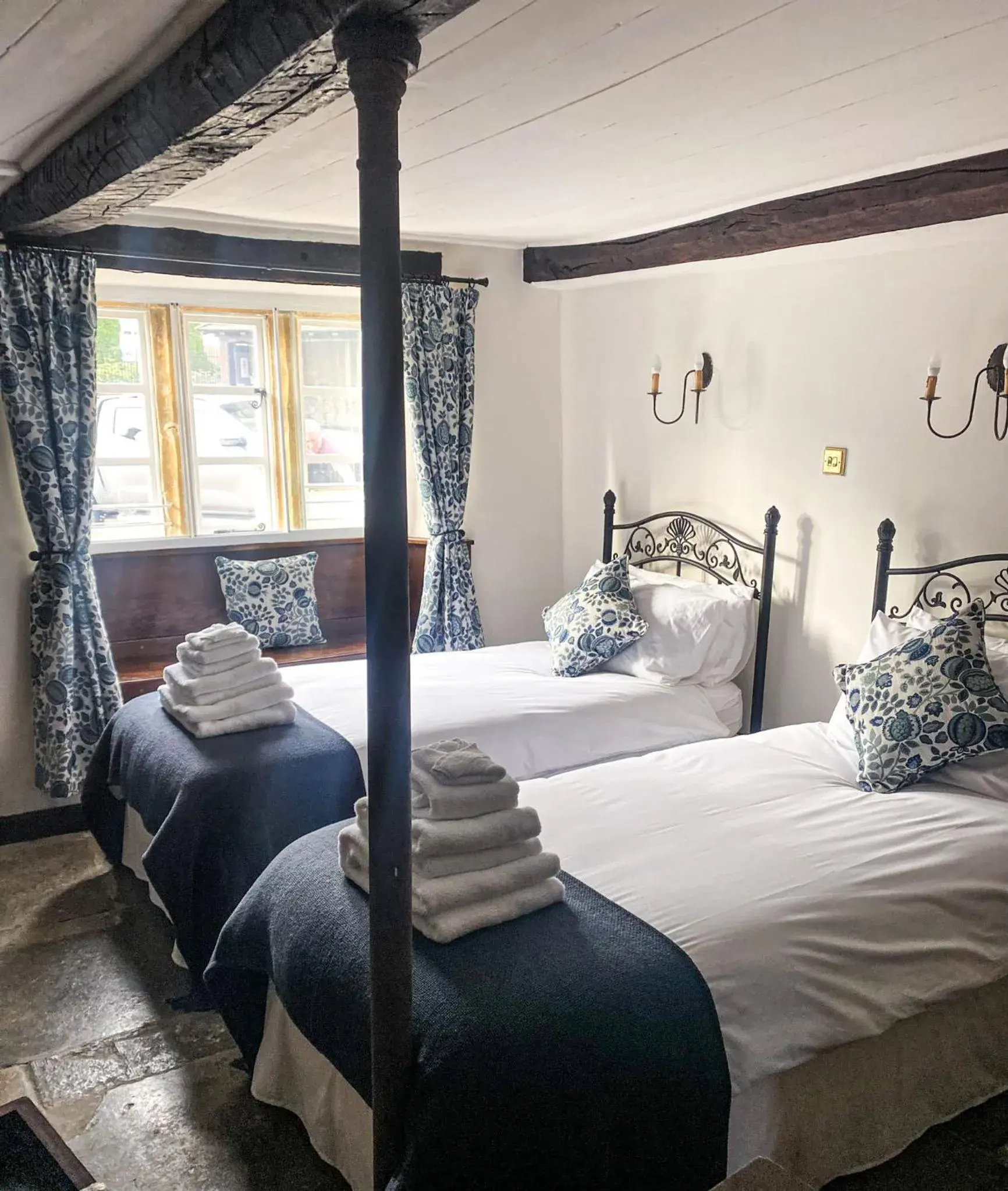 Bedroom, Bed in The New Inn Bedroom, Bed in The New Inn