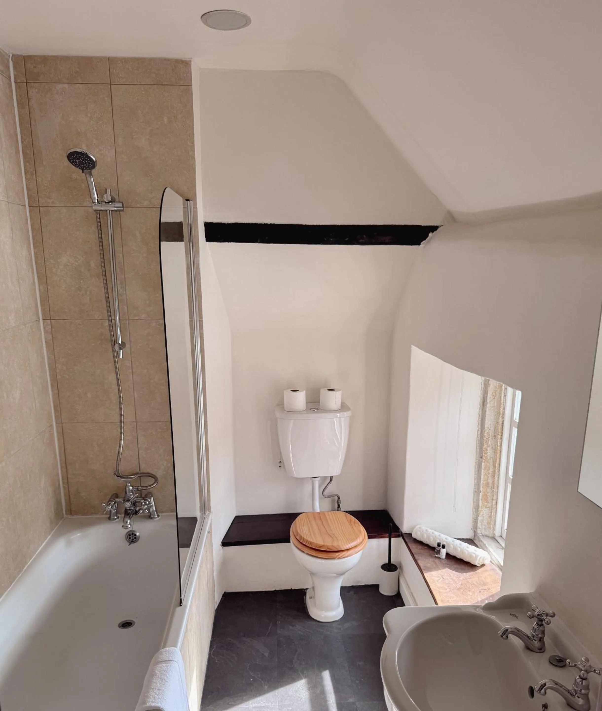 Bathroom in The New Inn