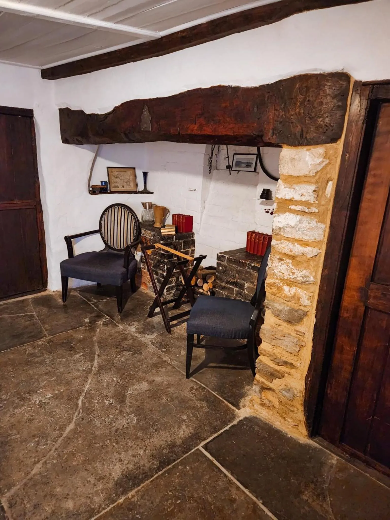 Bedroom in The New Inn