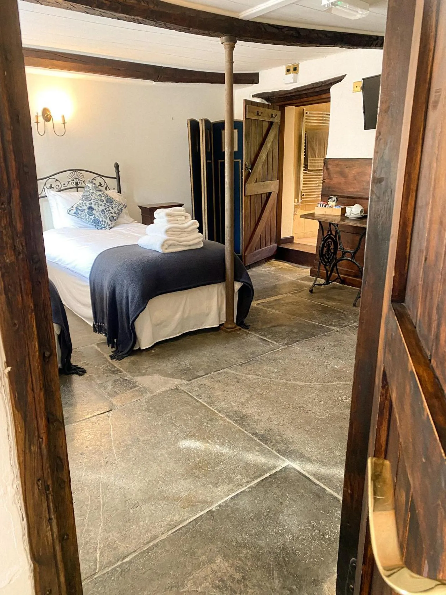 Lobby or reception, Bed in The New Inn