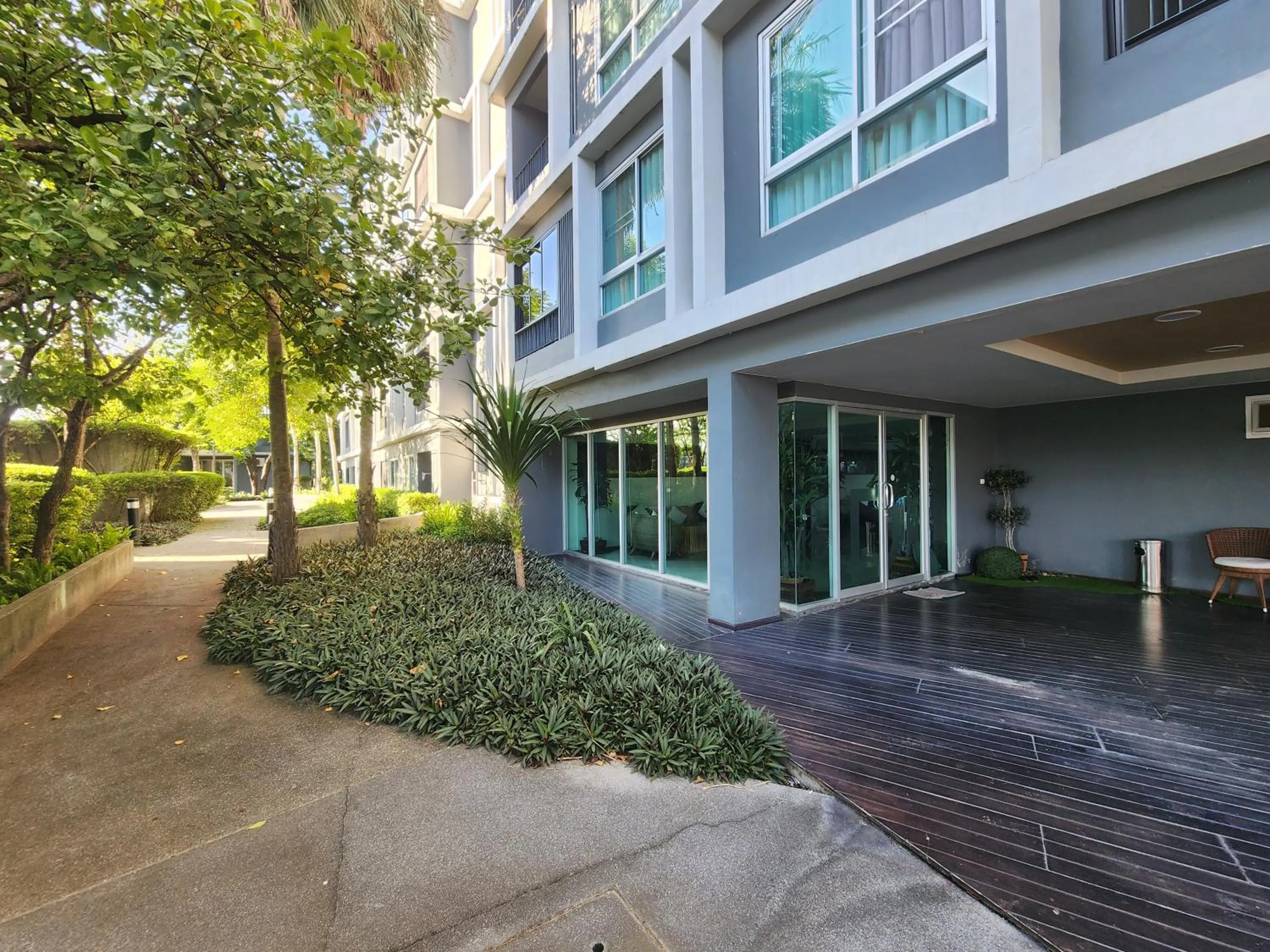 Property building in Family Suit 2 Bedrooms 2 Bathrooms in Chiang Mai