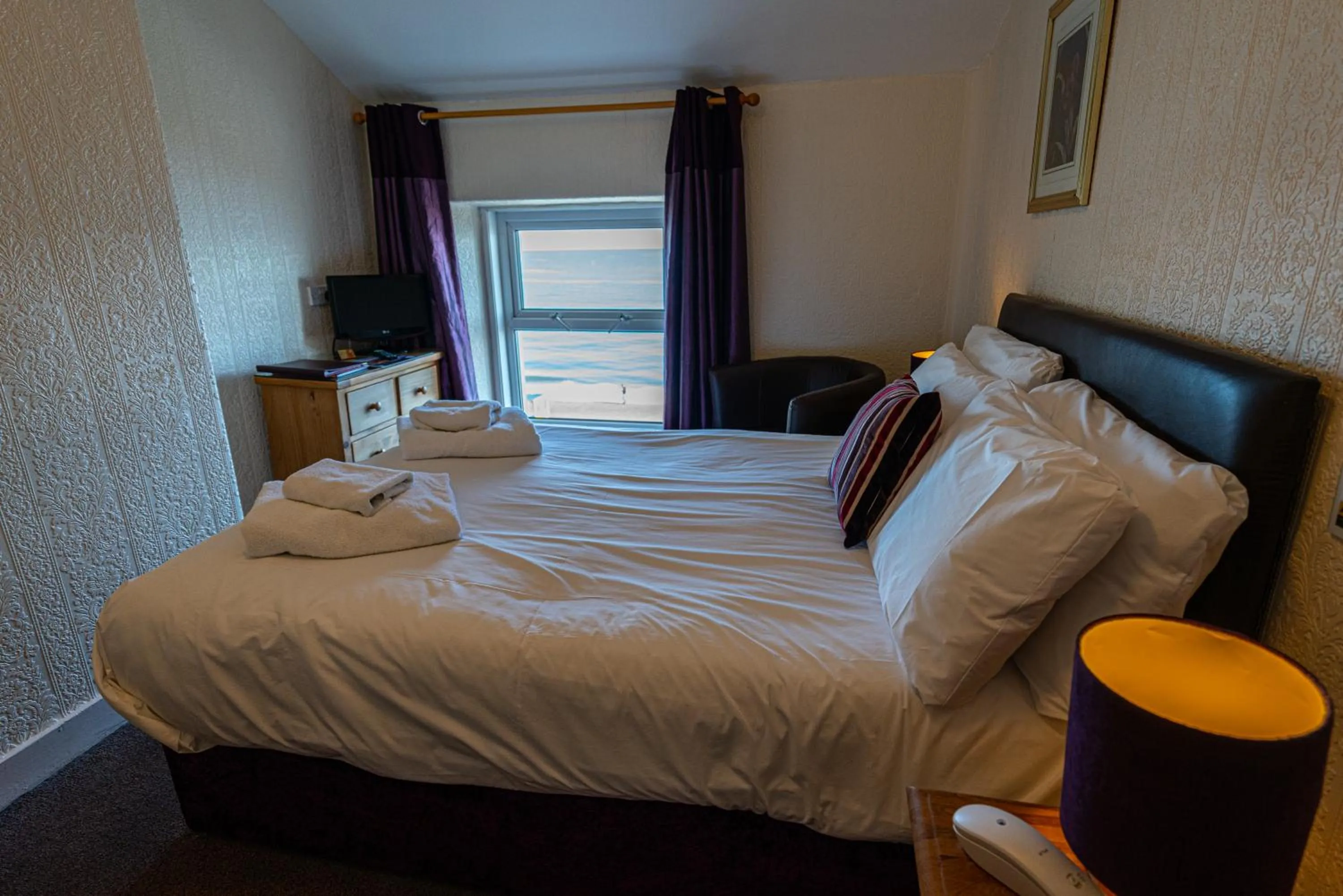 Bed in Can-Y-Bae Hotel