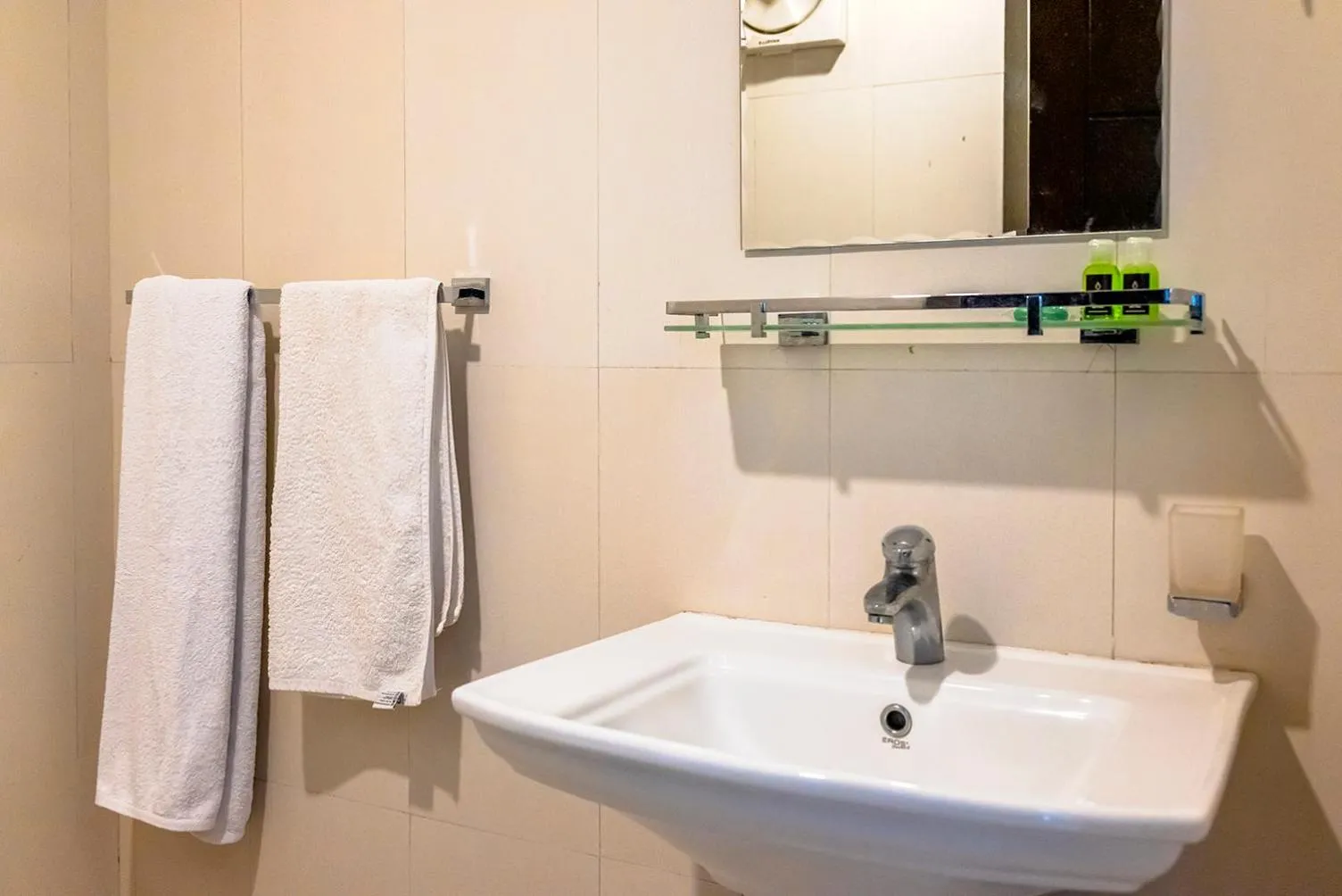 Bathroom in Beverly Beach Negombo