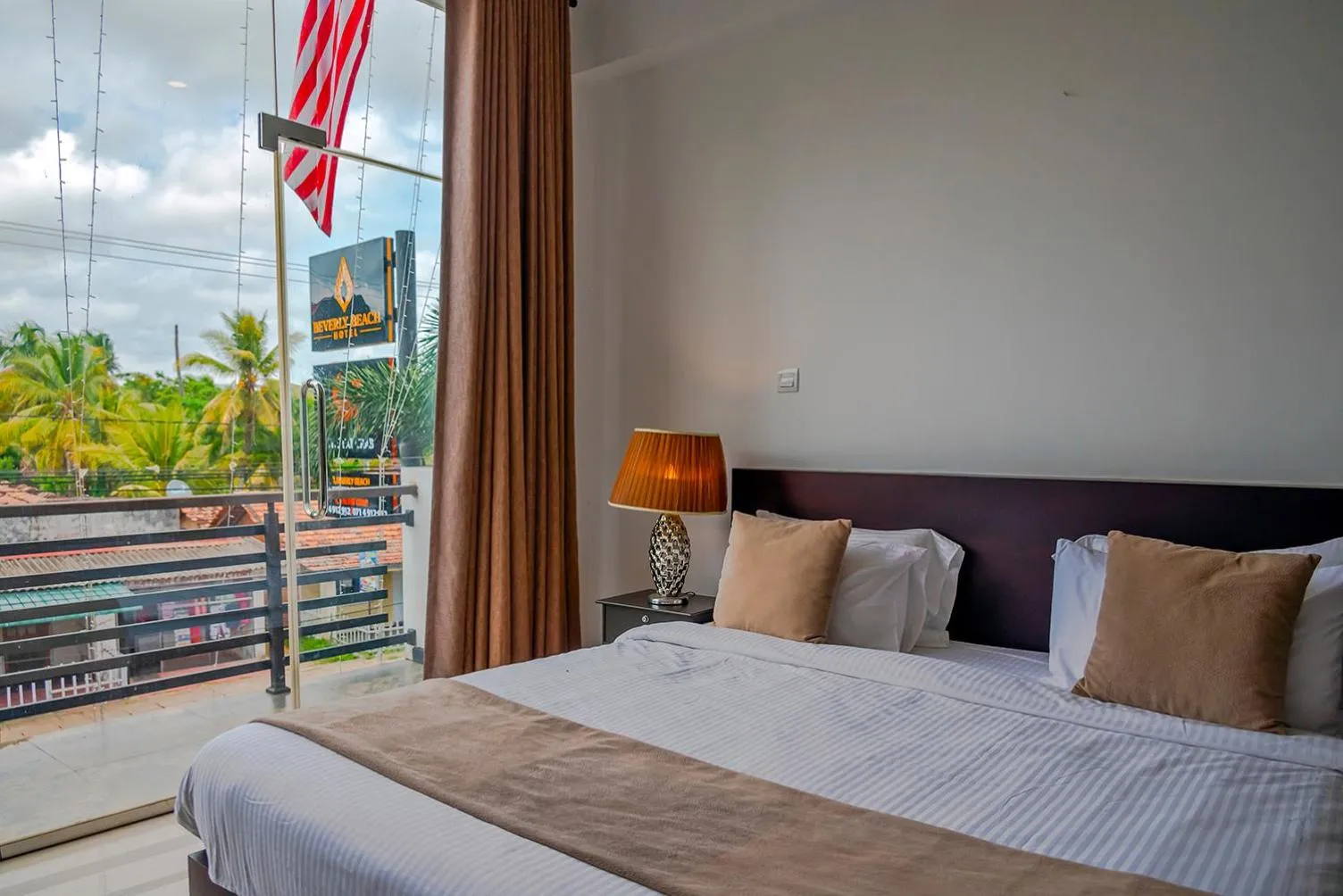 Bed in Beverly Beach Negombo