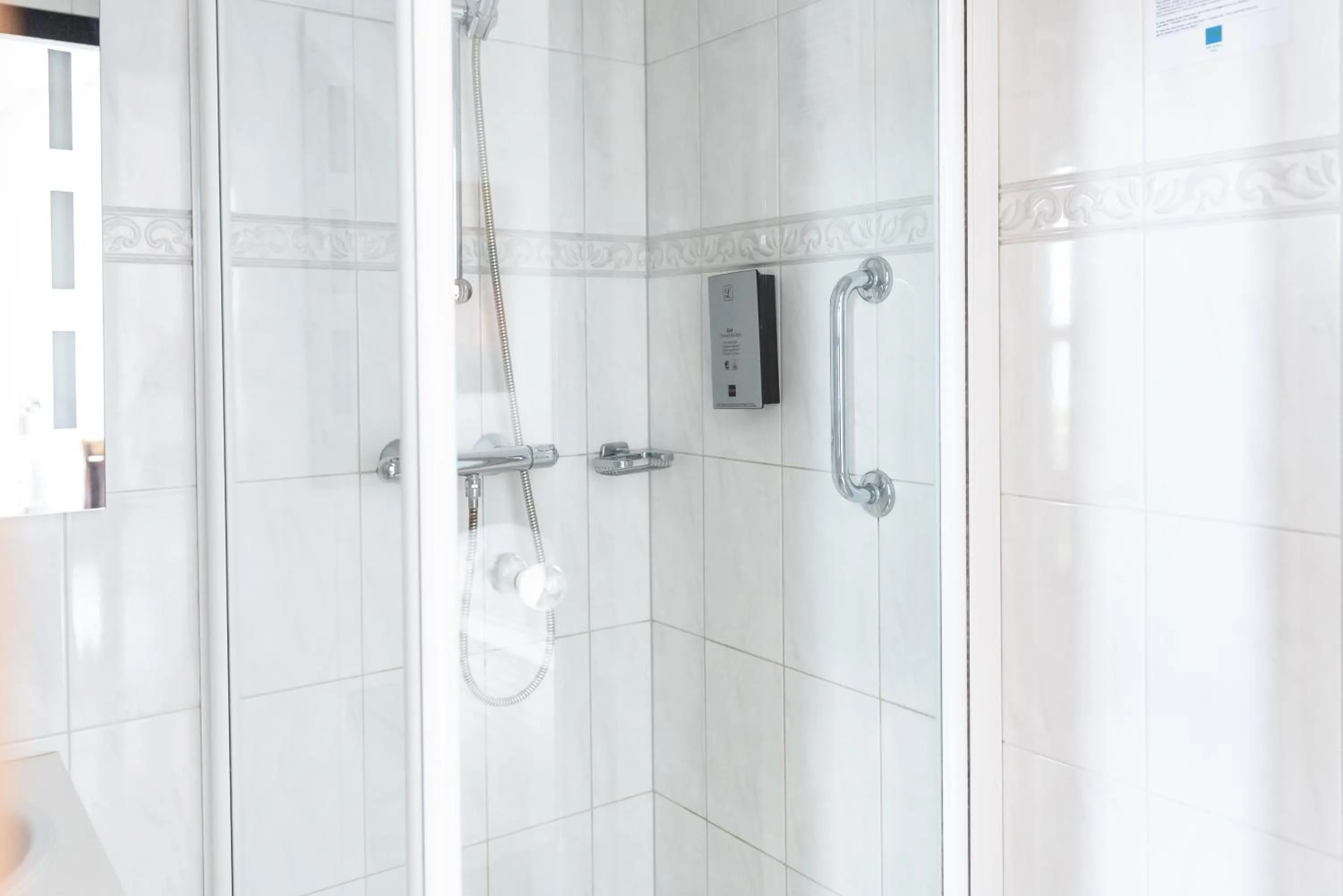 Bathroom in Hotel Restaurant Zalen Hoogeerd