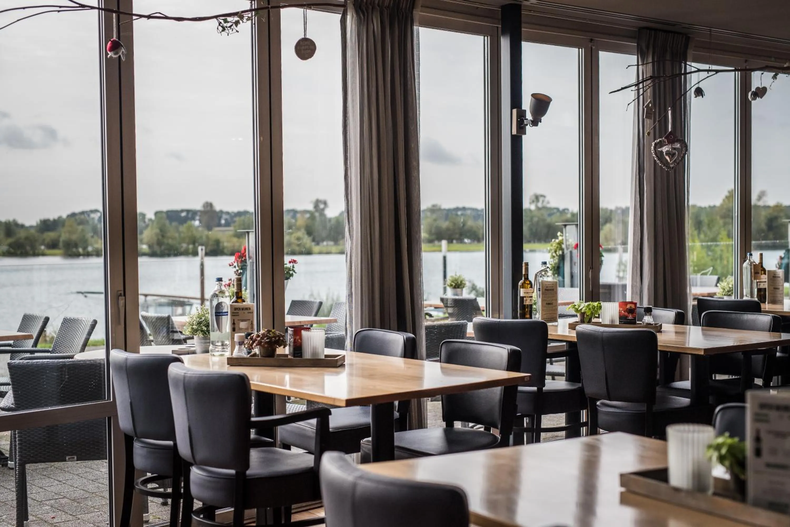 Restaurant/places to eat in Hotel Restaurant Zalen Hoogeerd