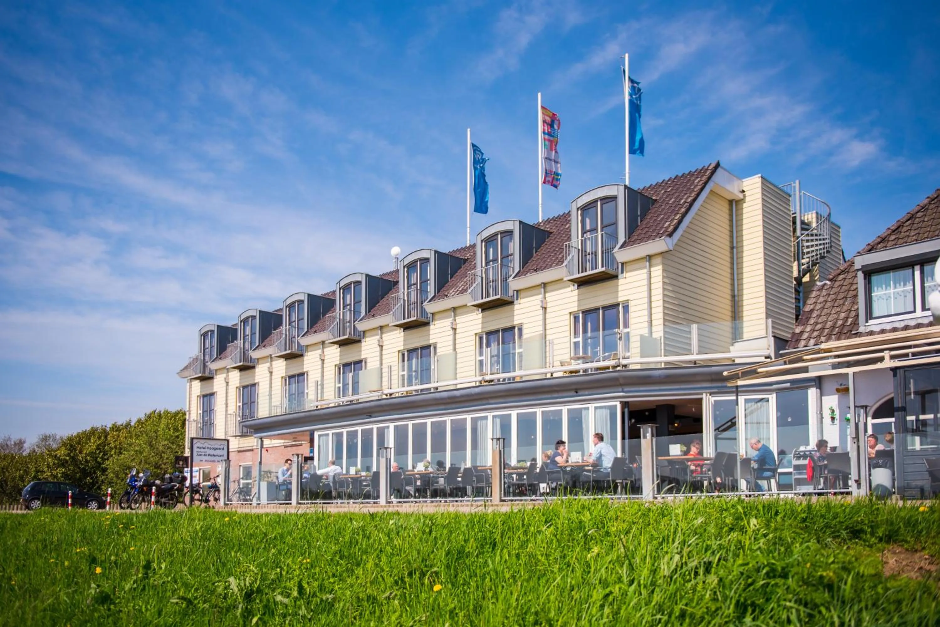 Property building in Hotel Restaurant Zalen Hoogeerd