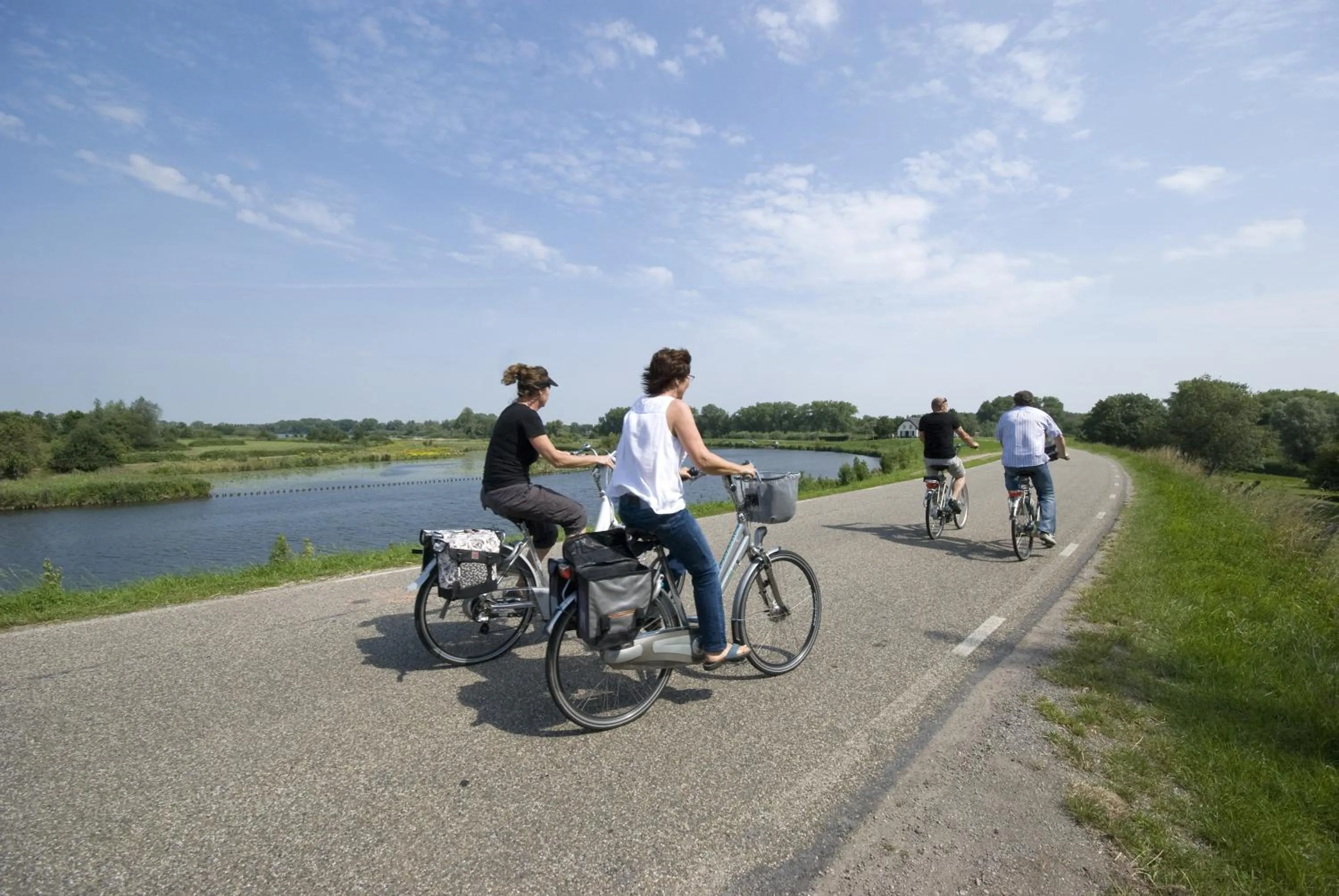 Cycling in Hotel Restaurant Zalen Hoogeerd
