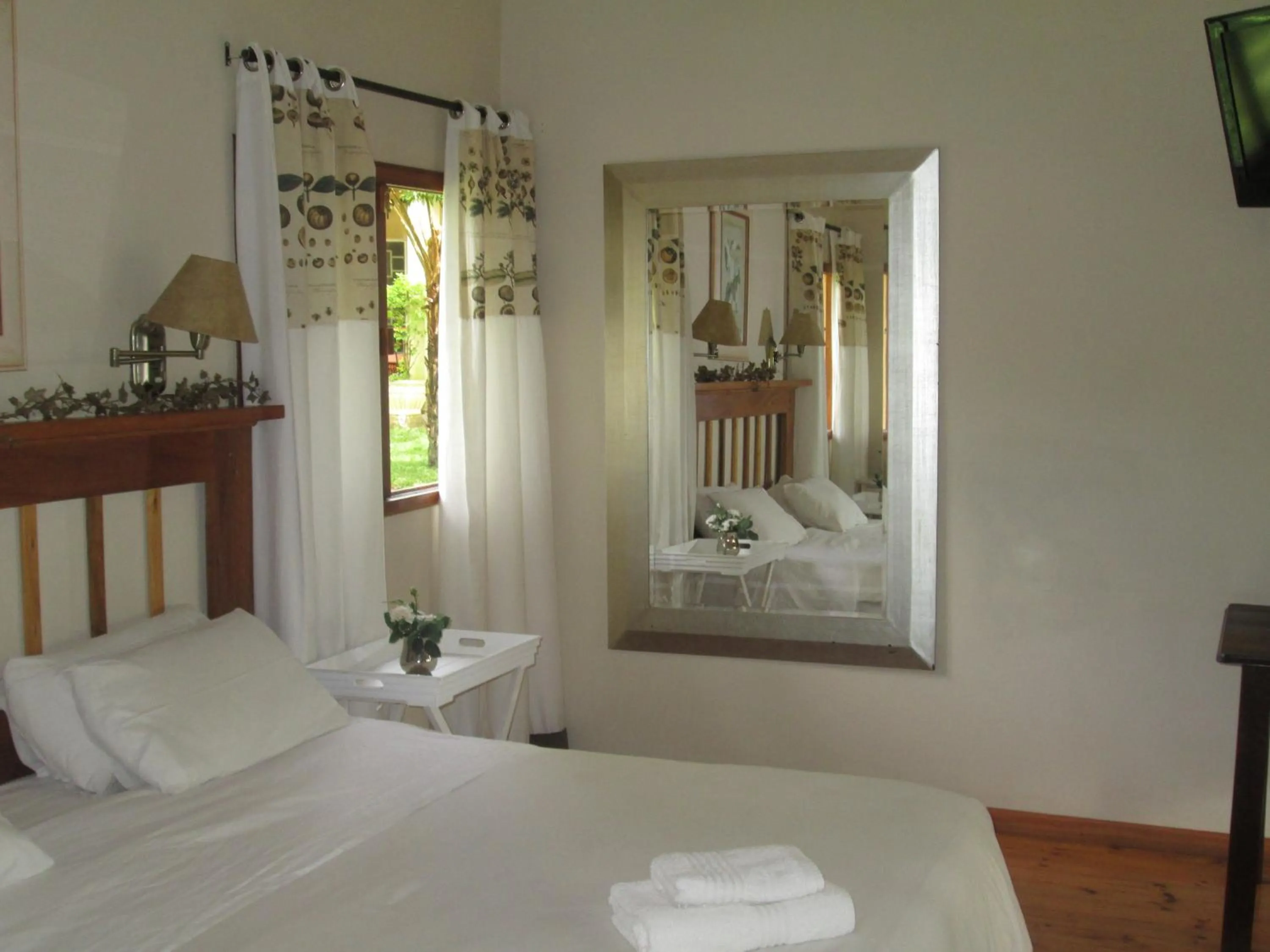 Bed in Almar View Guest House