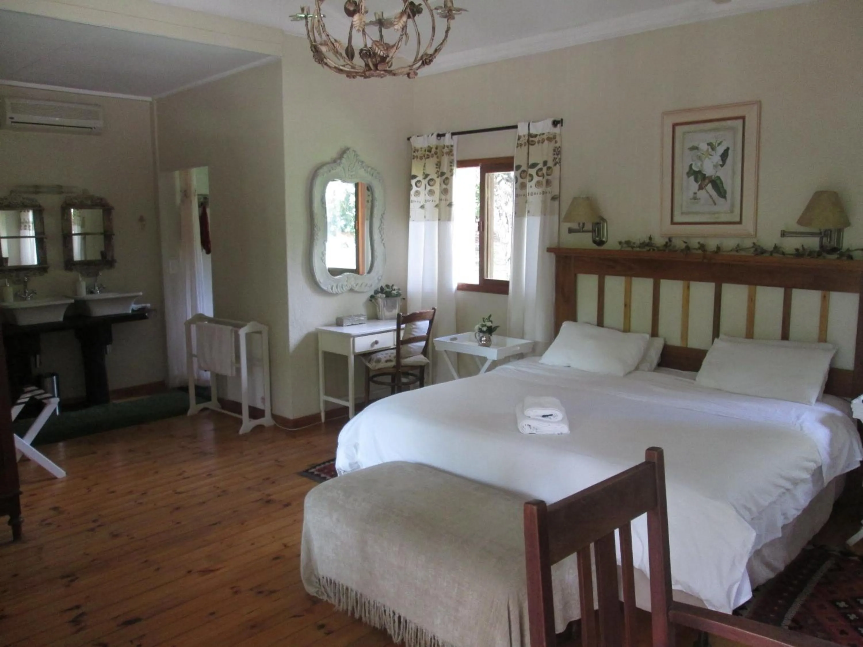 Photo of the whole room, Bed in Almar View Guest House