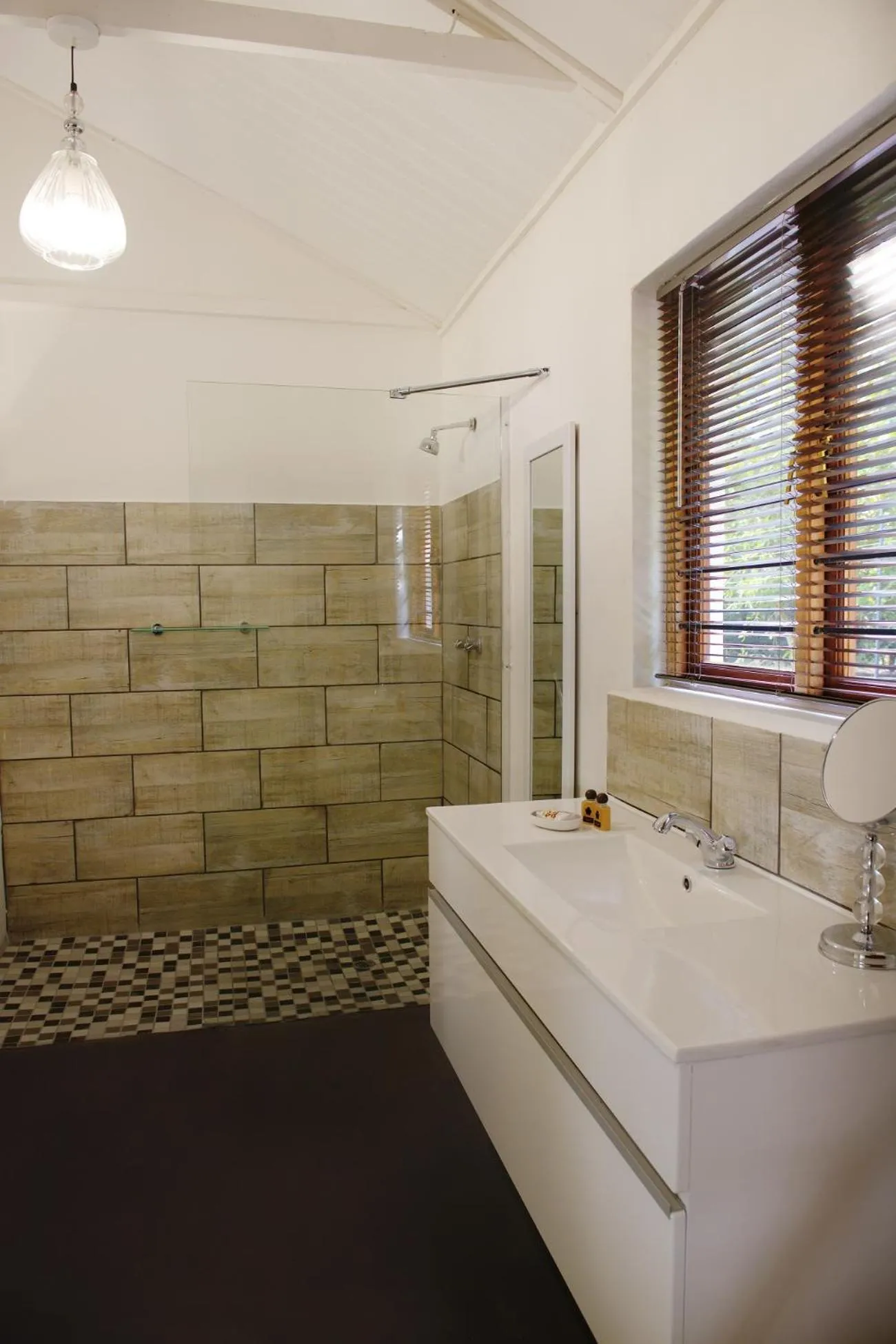 Bathroom in Almar View Guest House