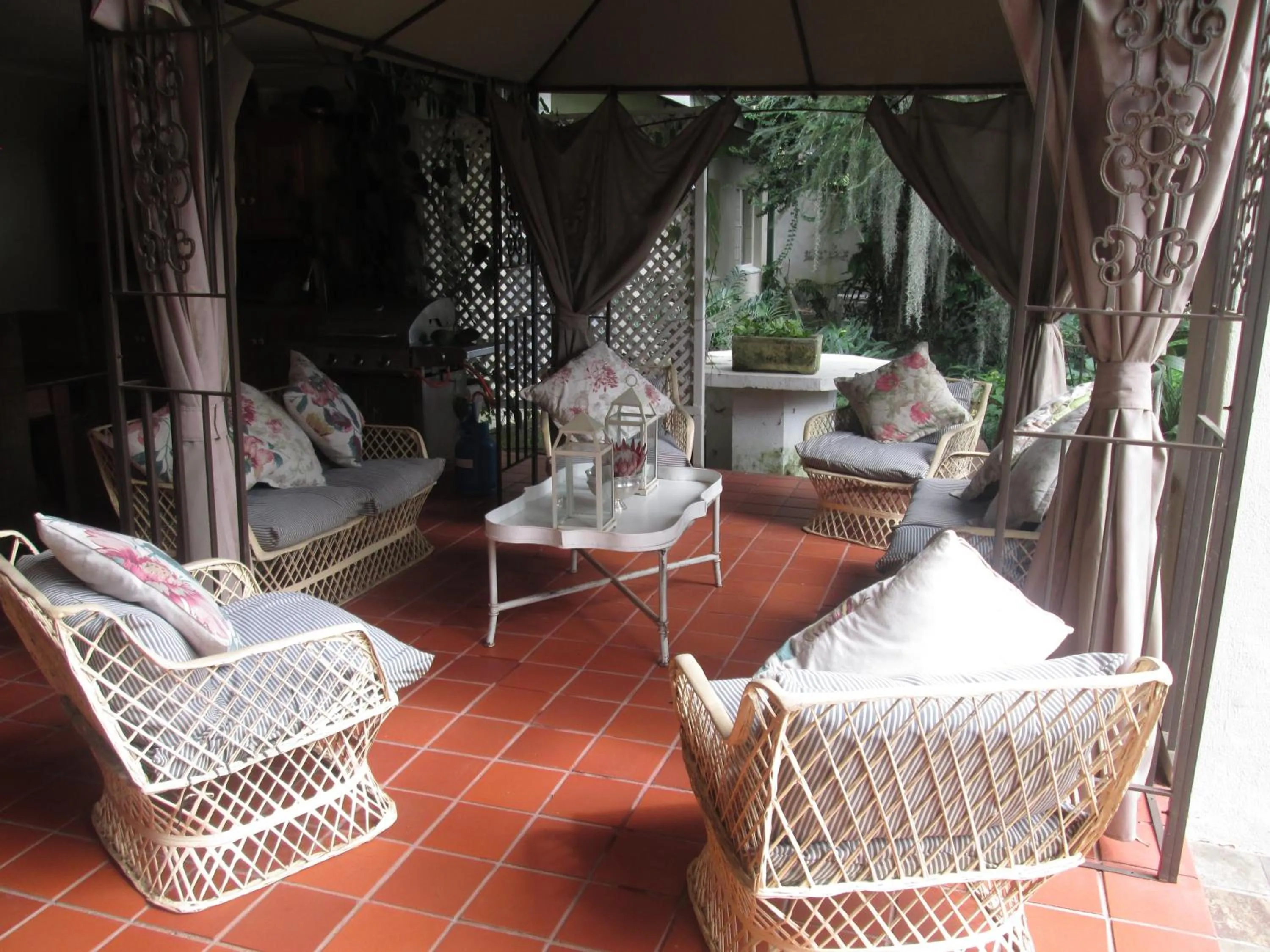 Patio in Almar View Guest House