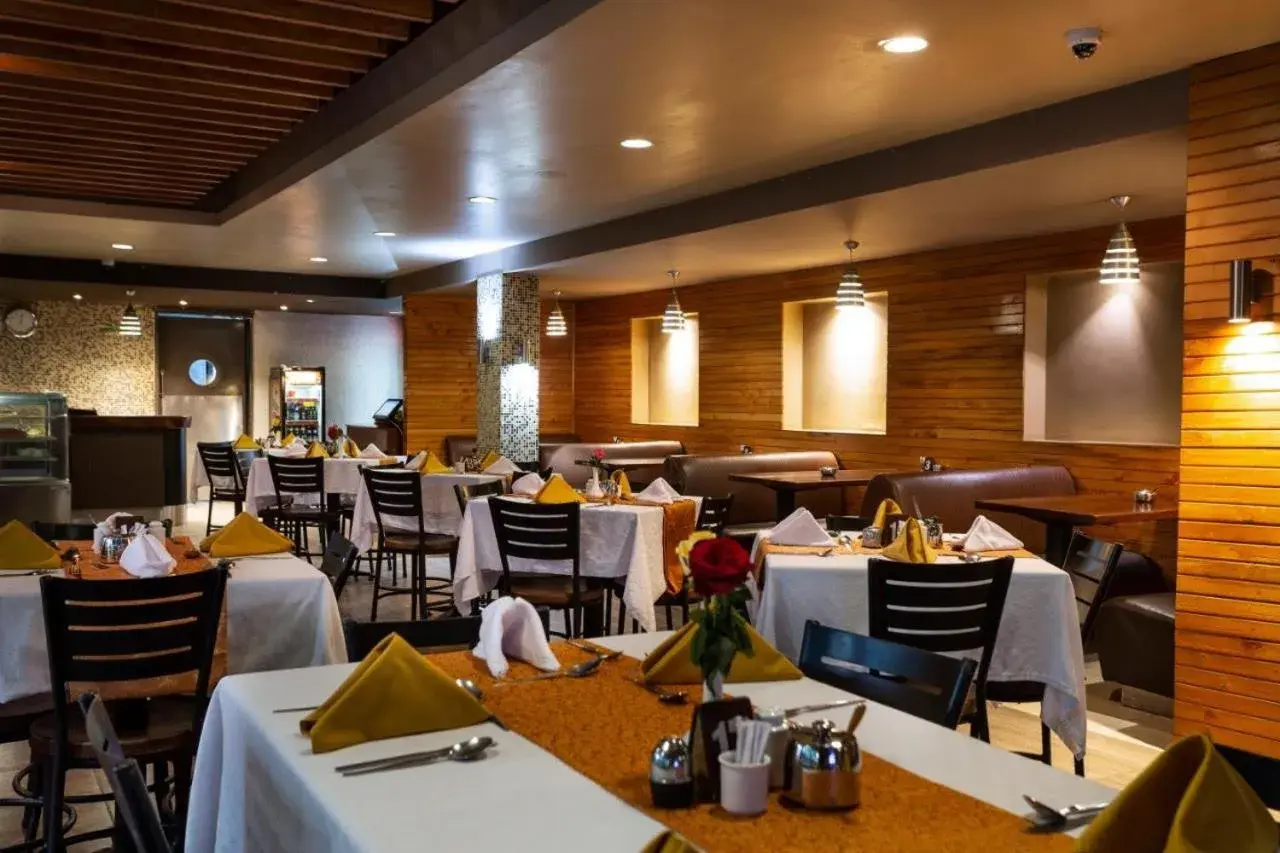 Restaurant/places to eat in VICTORIA COMFORT INN Restaurant/places to eat in VICTORIA COMFORT INN