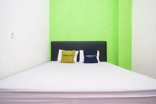 Urbanview Hotel AVA Semarang near Akademi Kepolisian Semarang by RedDoorz