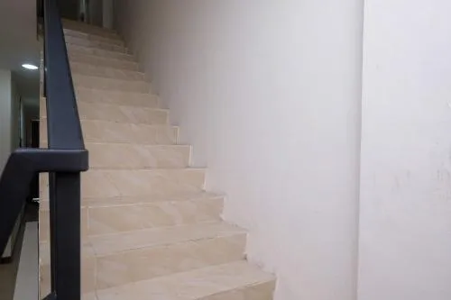 Urbanview Hotel AVA Semarang near Akademi Kepolisian Semarang by RedDoorz