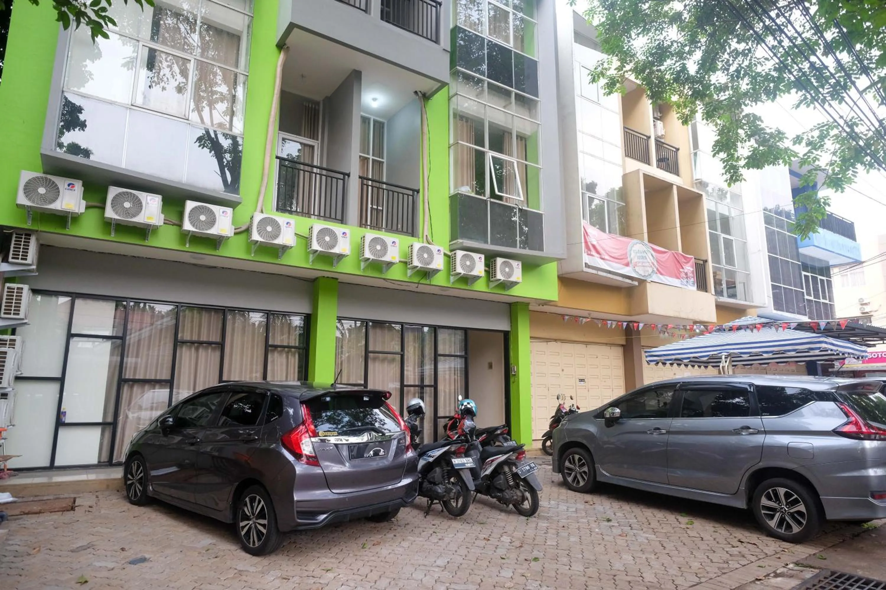 Property building in Urbanview Hotel AVA Semarang near Akademi Kepolisian Semarang by RedDoorz