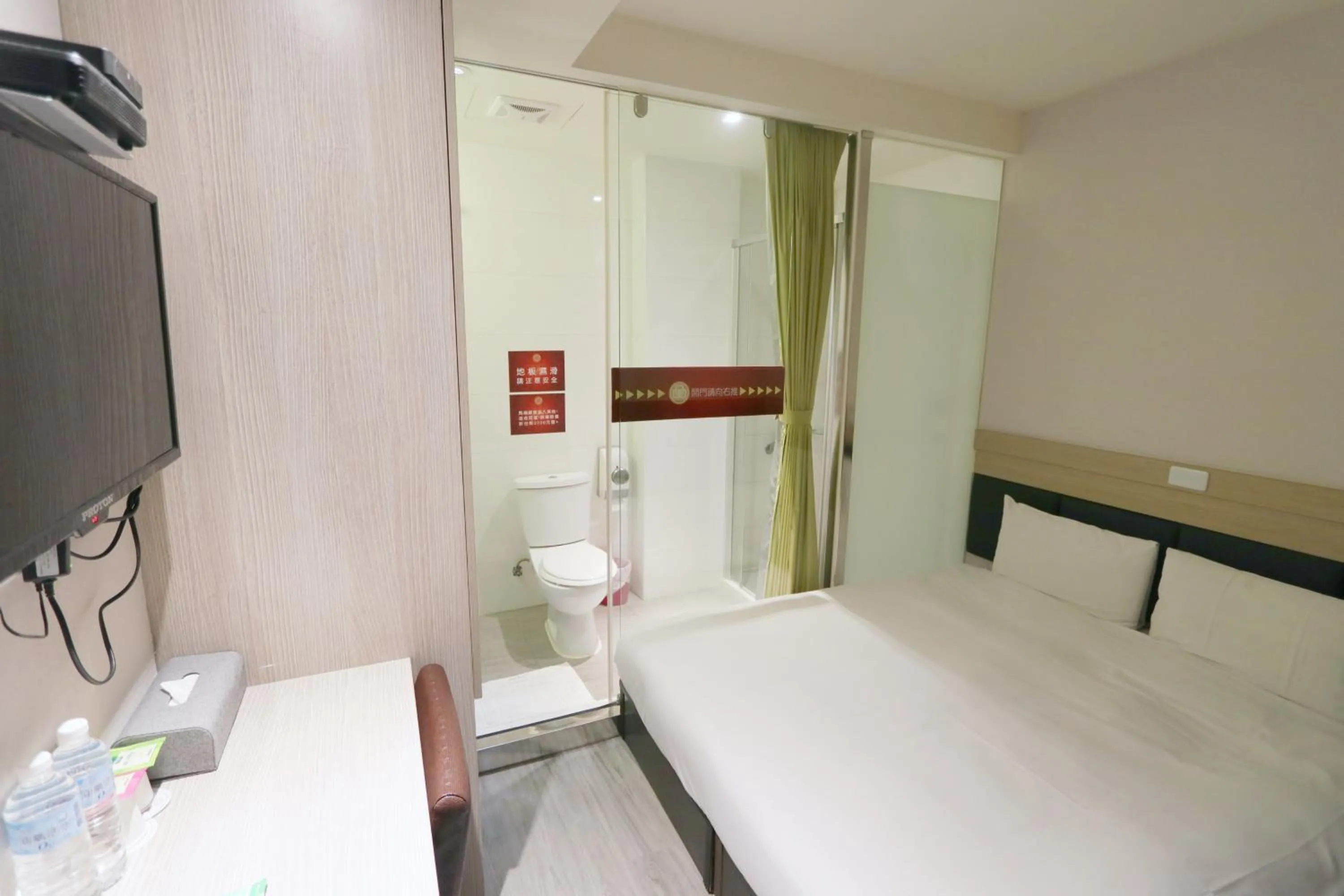 Bedroom, Bed in Chao She Hotel