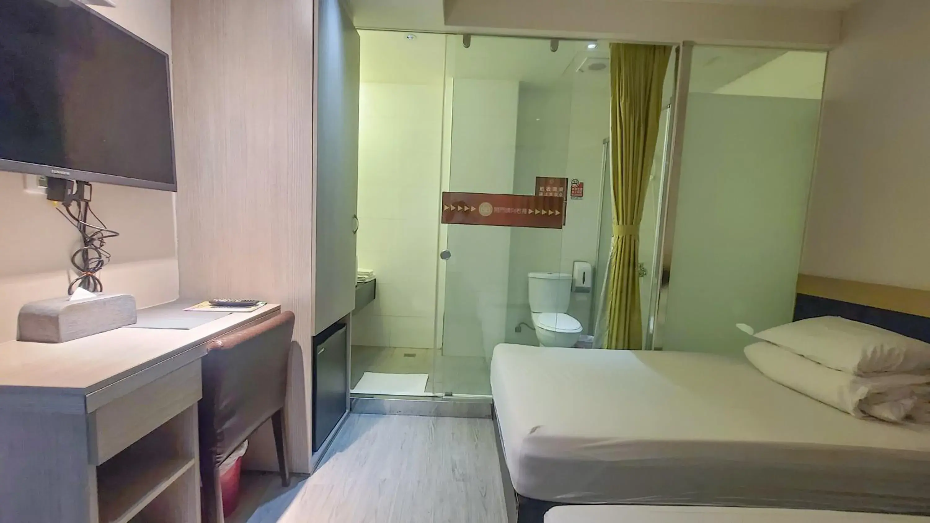 Bed in Chao She Hotel Bed in Chao She Hotel