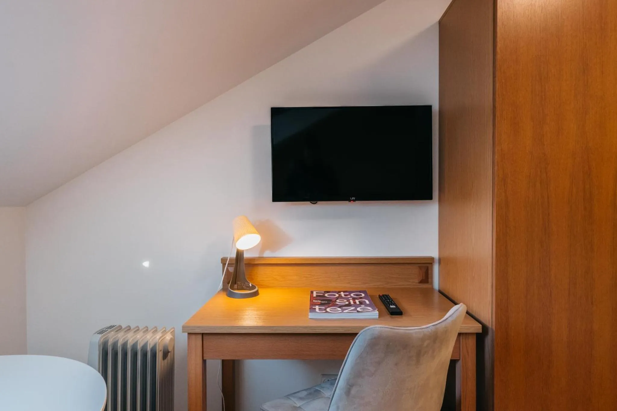 TV and multimedia in CATHEDRAL Old Town Suites