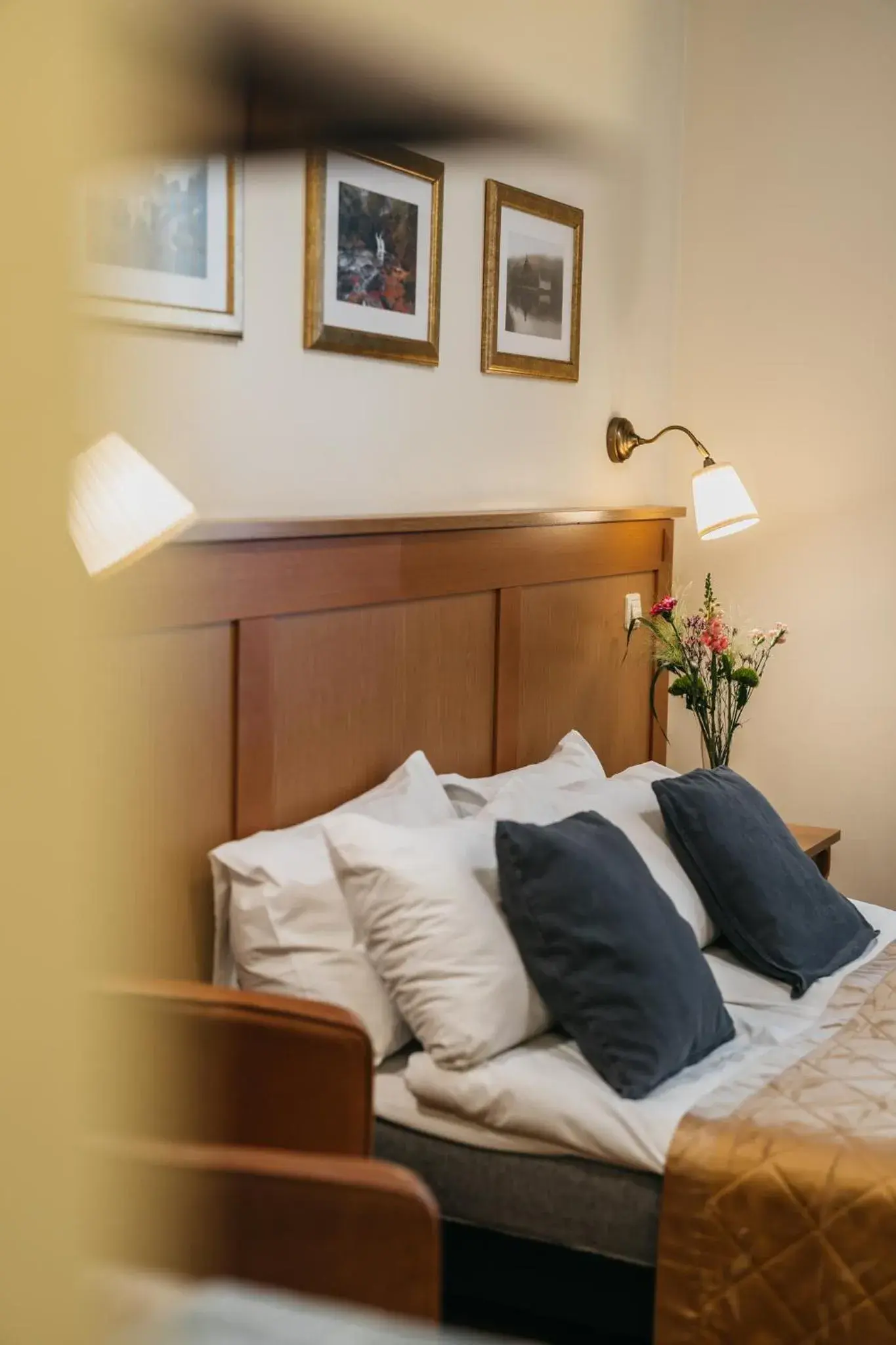 Bed in CATHEDRAL Old Town Suites Bed in CATHEDRAL Old Town Suites