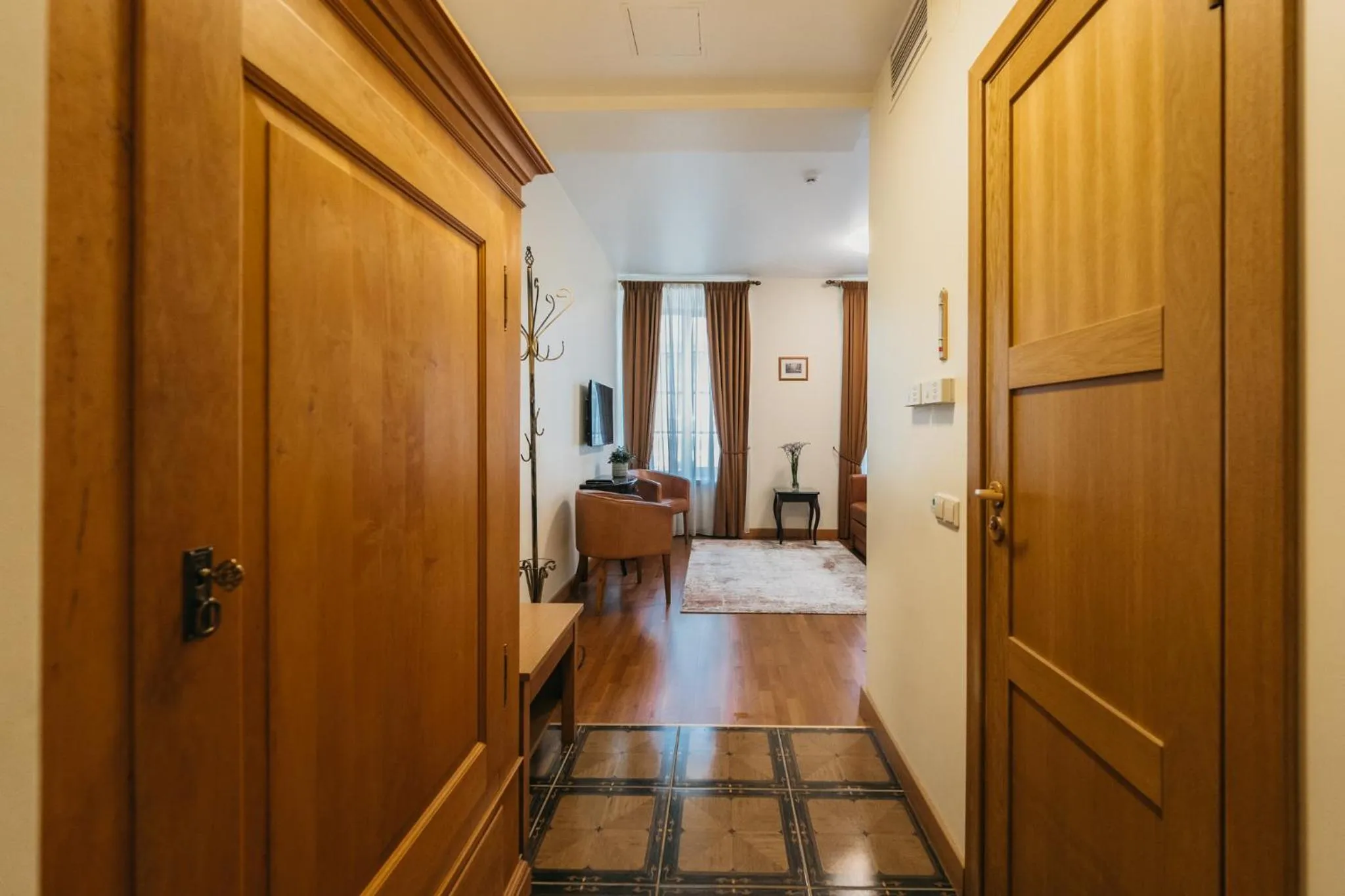 wardrobe in CATHEDRAL Old Town Suites