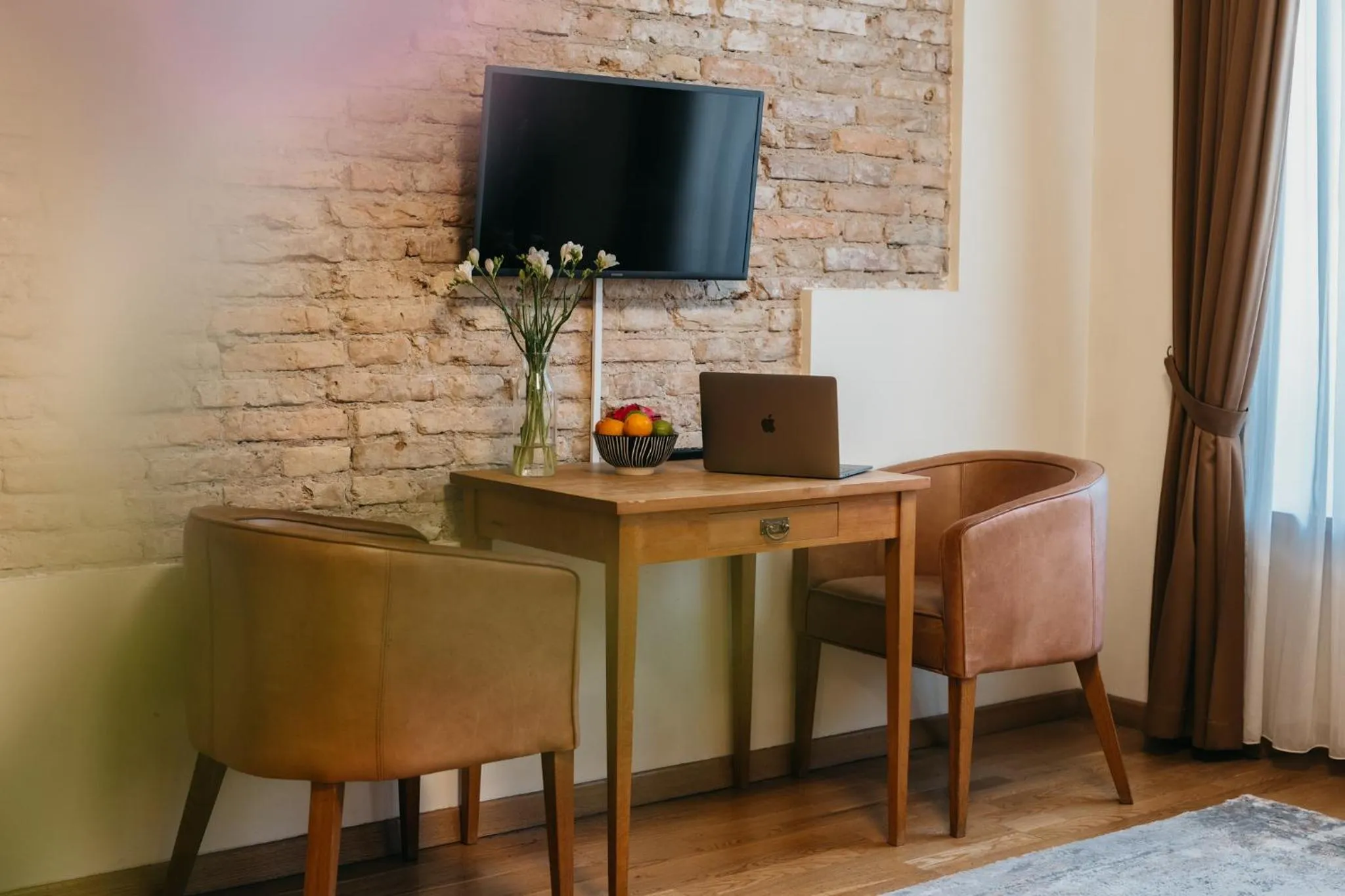 TV and multimedia in CATHEDRAL Old Town Suites