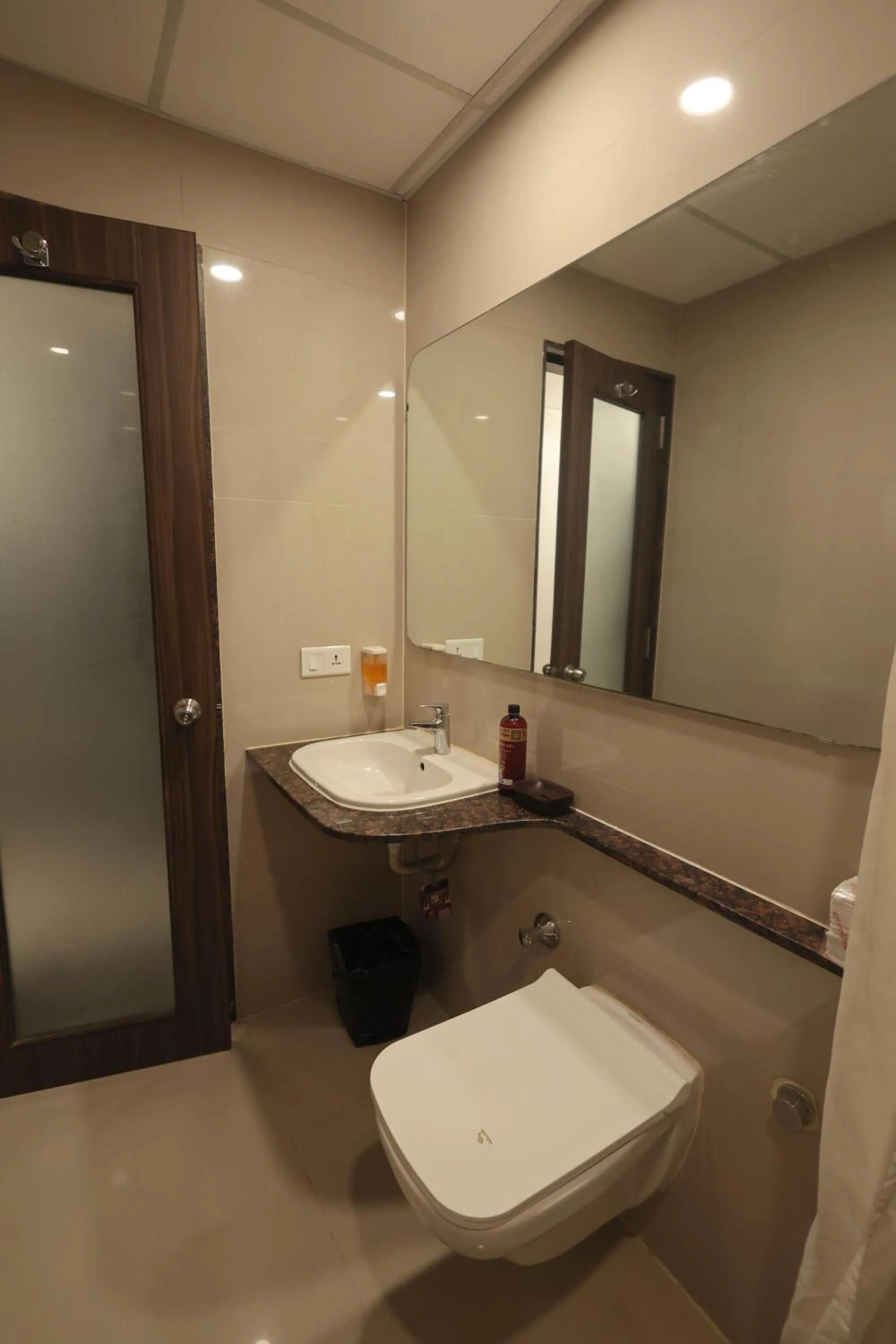 Bathroom in Hotel Vetro Inn