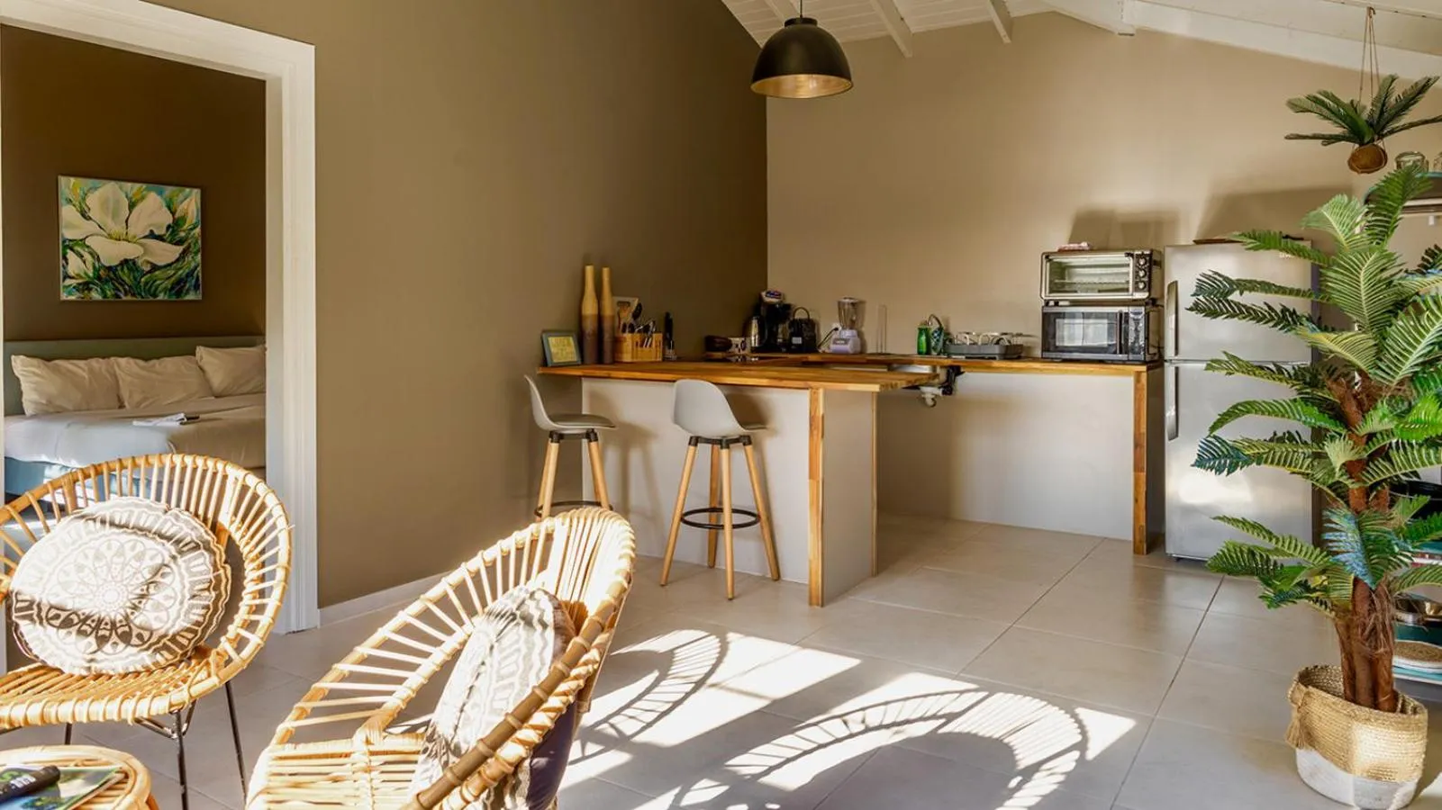 Kitchen or kitchenette in Talk of the Town Inn & Suites - St Eustatius