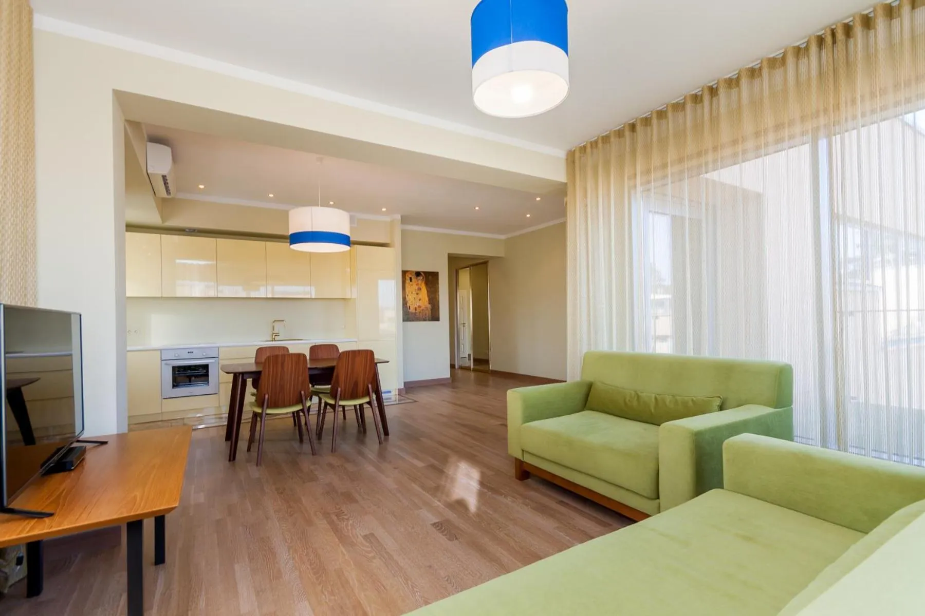 Kitchen or kitchenette in Saules Club Apart Hotel