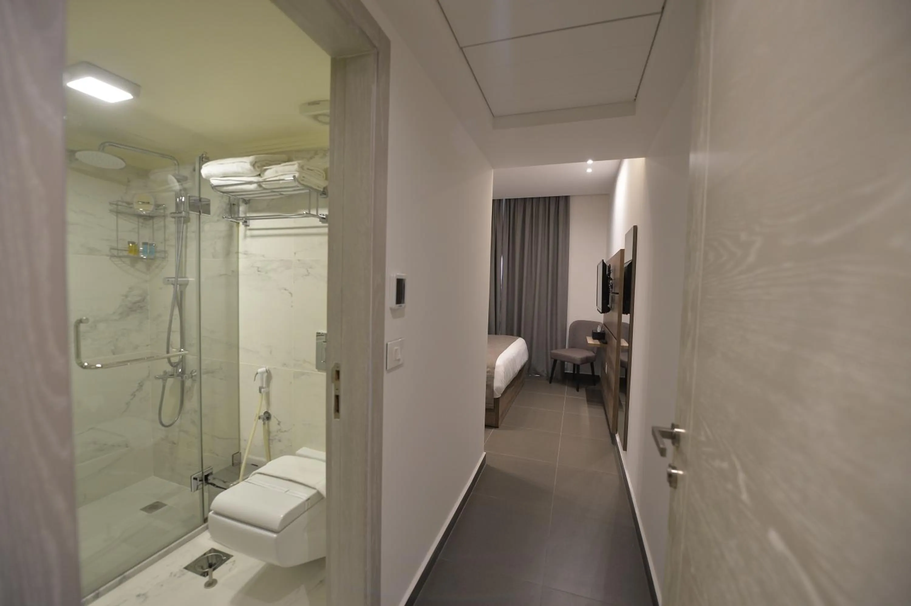 Shower in Zett hotel