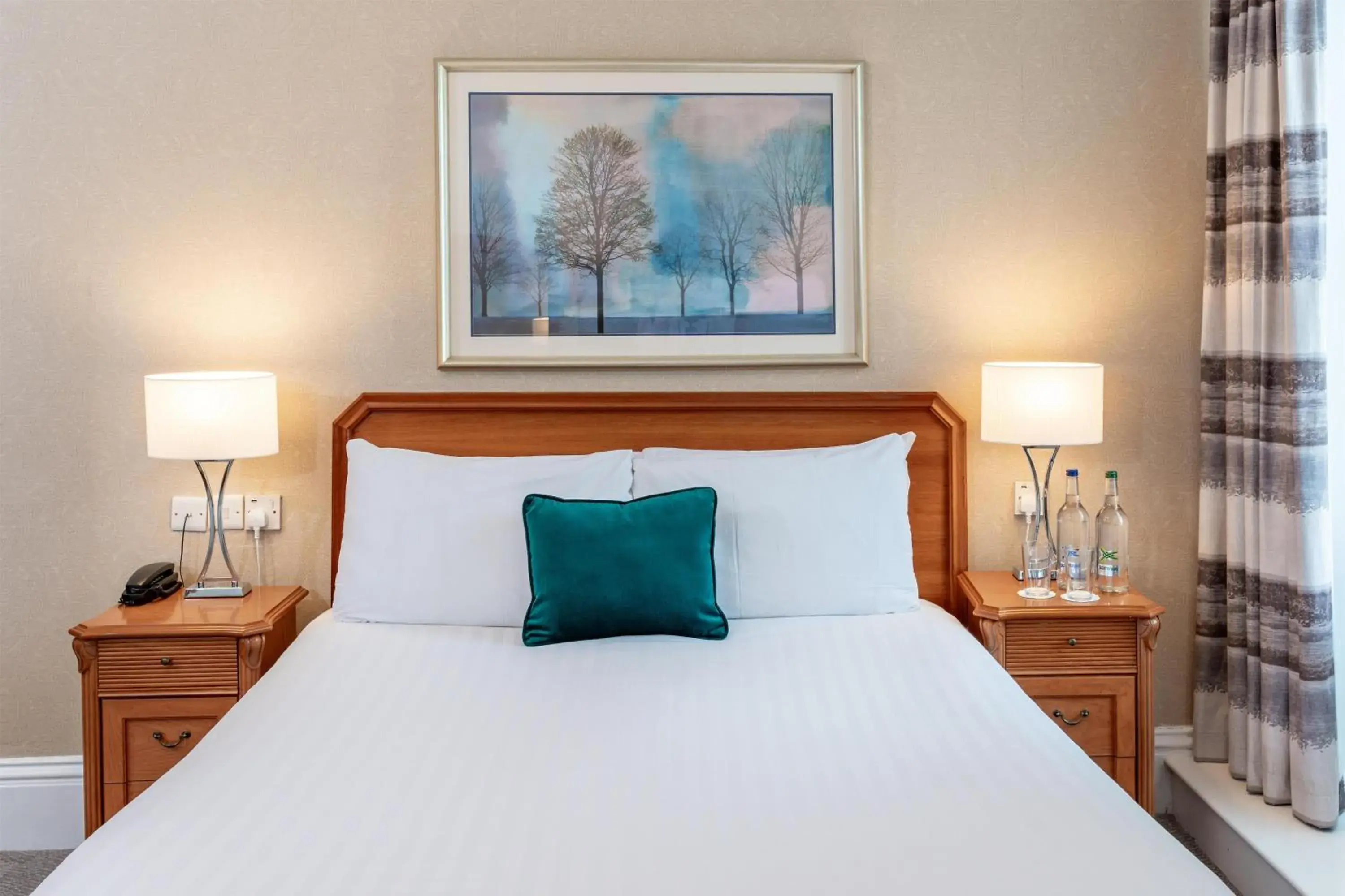 Bedroom, Bed in The Craiglands Hotel Sure Hotel Collection by Best Western Bedroom, Bed in The Craiglands Hotel Sure Hotel Collection by Best Western