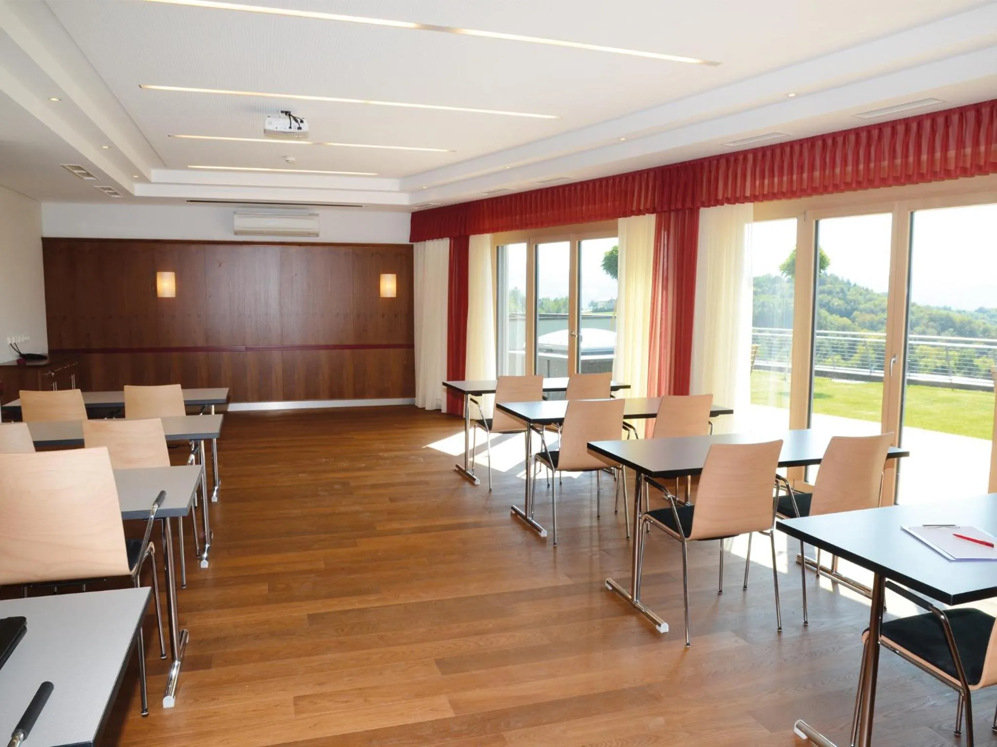 Business facilities in Weinrefugium Brolli