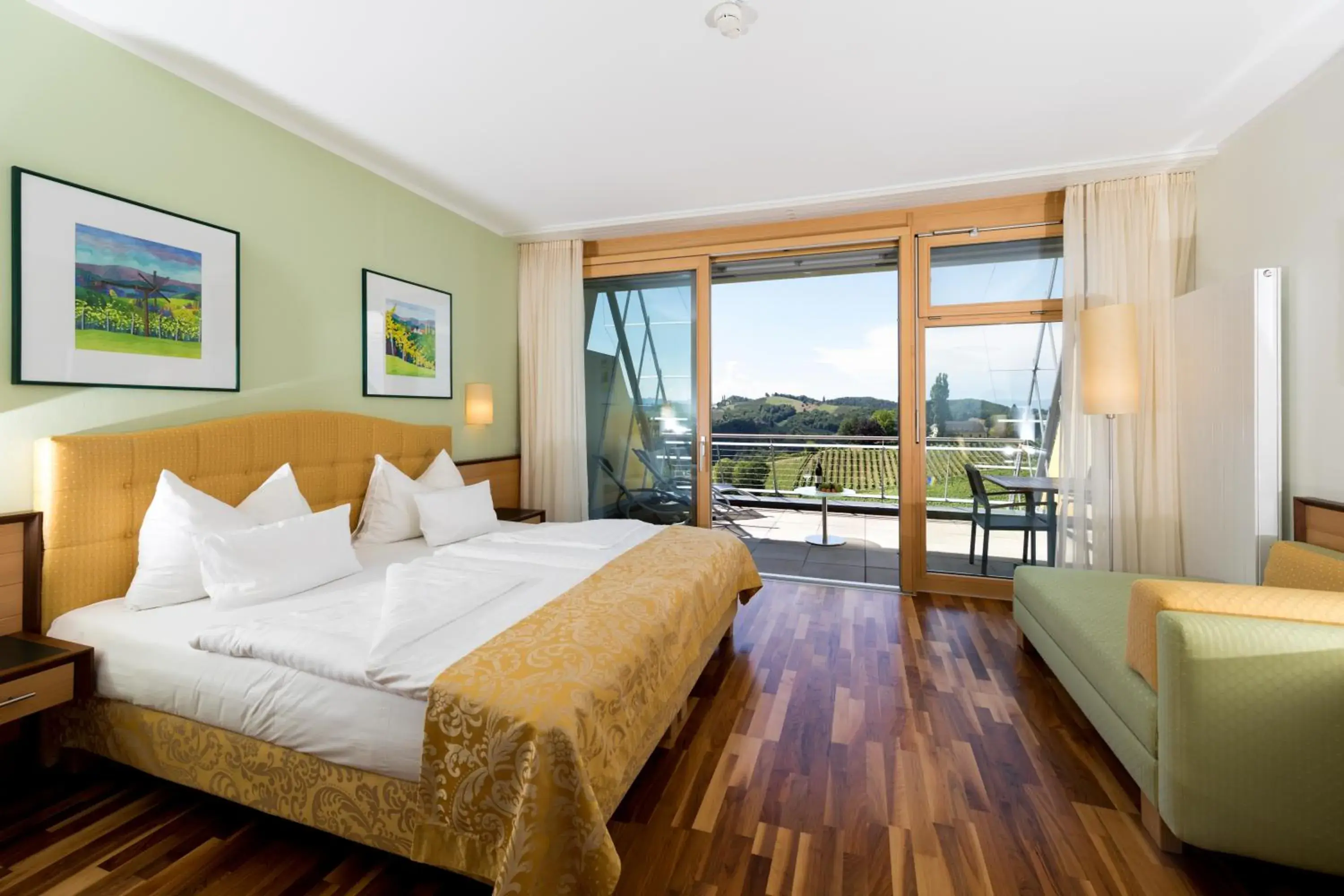 Double Room with Balcony and Vineyard View - single occupancy in Weinrefugium Brolli Double Room with Balcony and Vineyard View - single occupancy in Weinrefugium Brolli