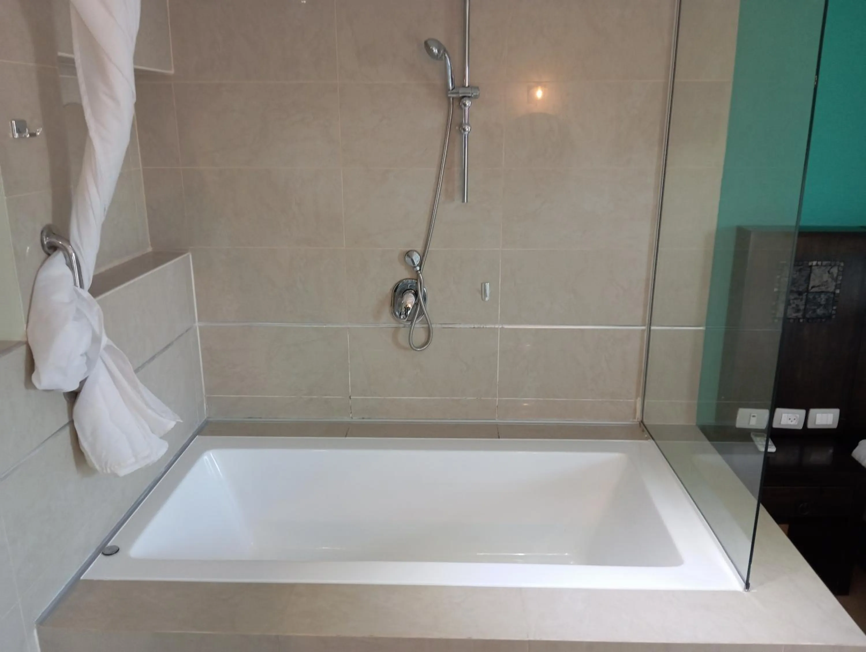 Shower in Marina Beach Hotel