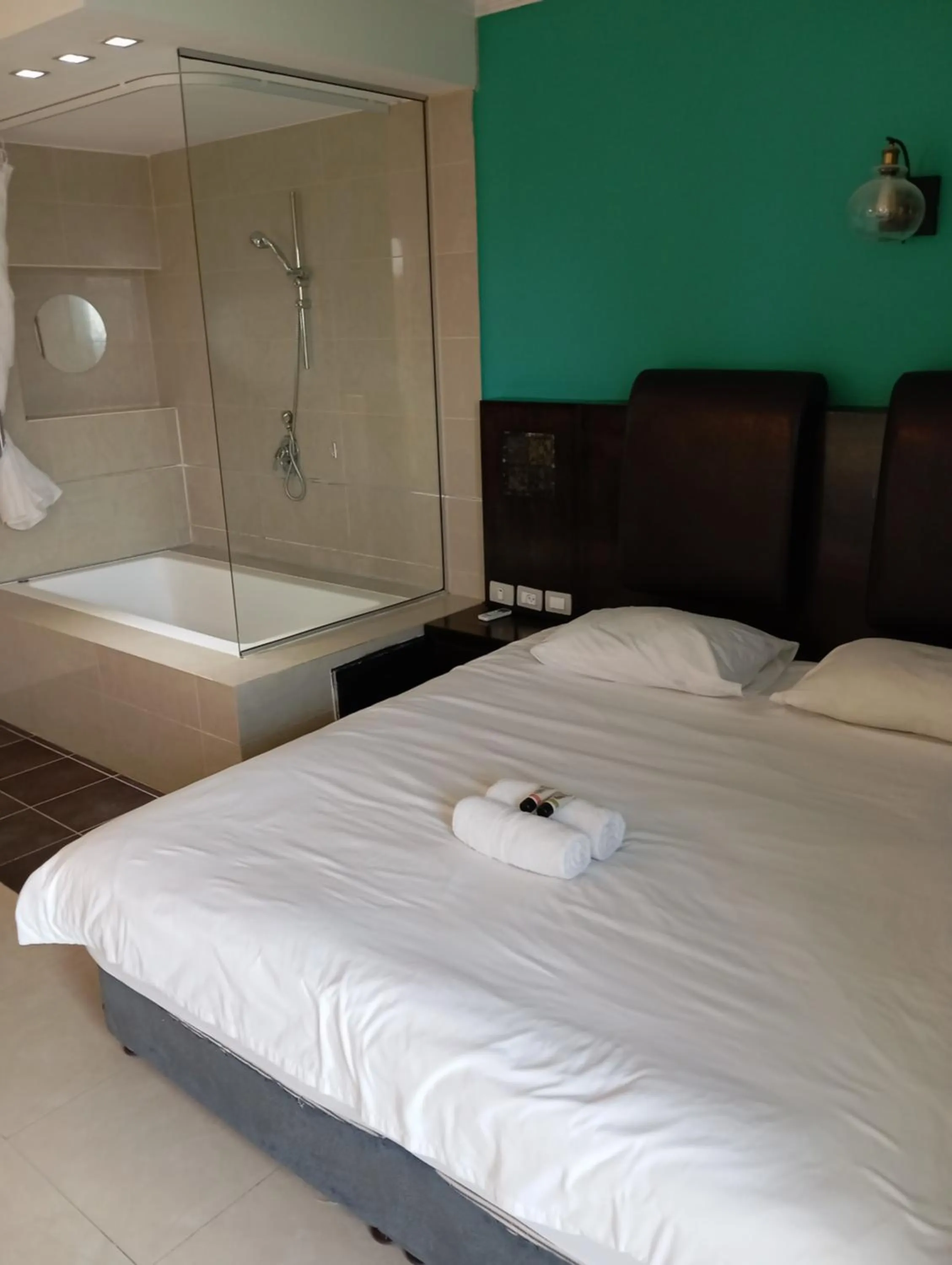 Shower, Bed in Marina Beach Hotel