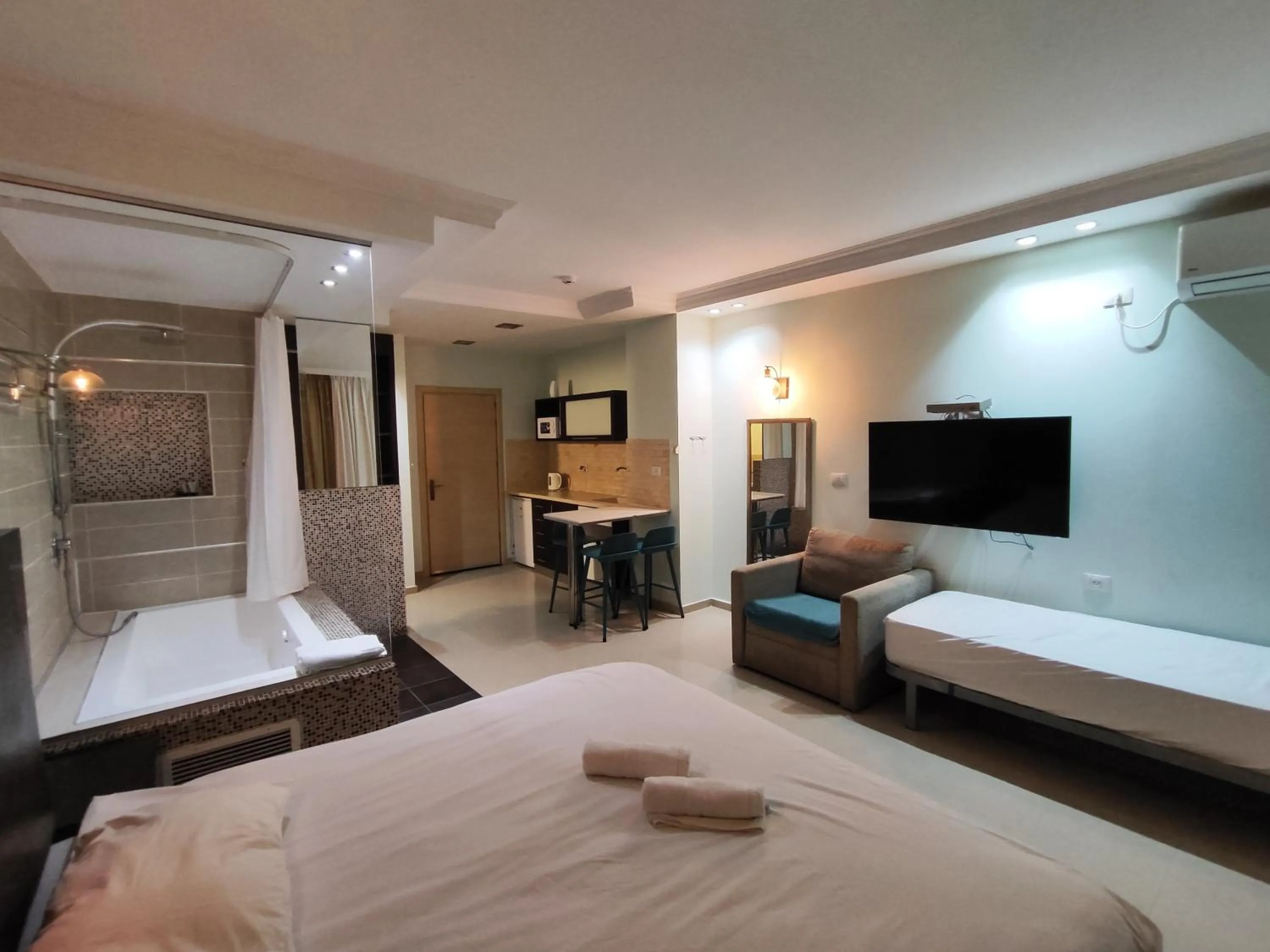 TV and multimedia, Bed in Marina Beach Hotel