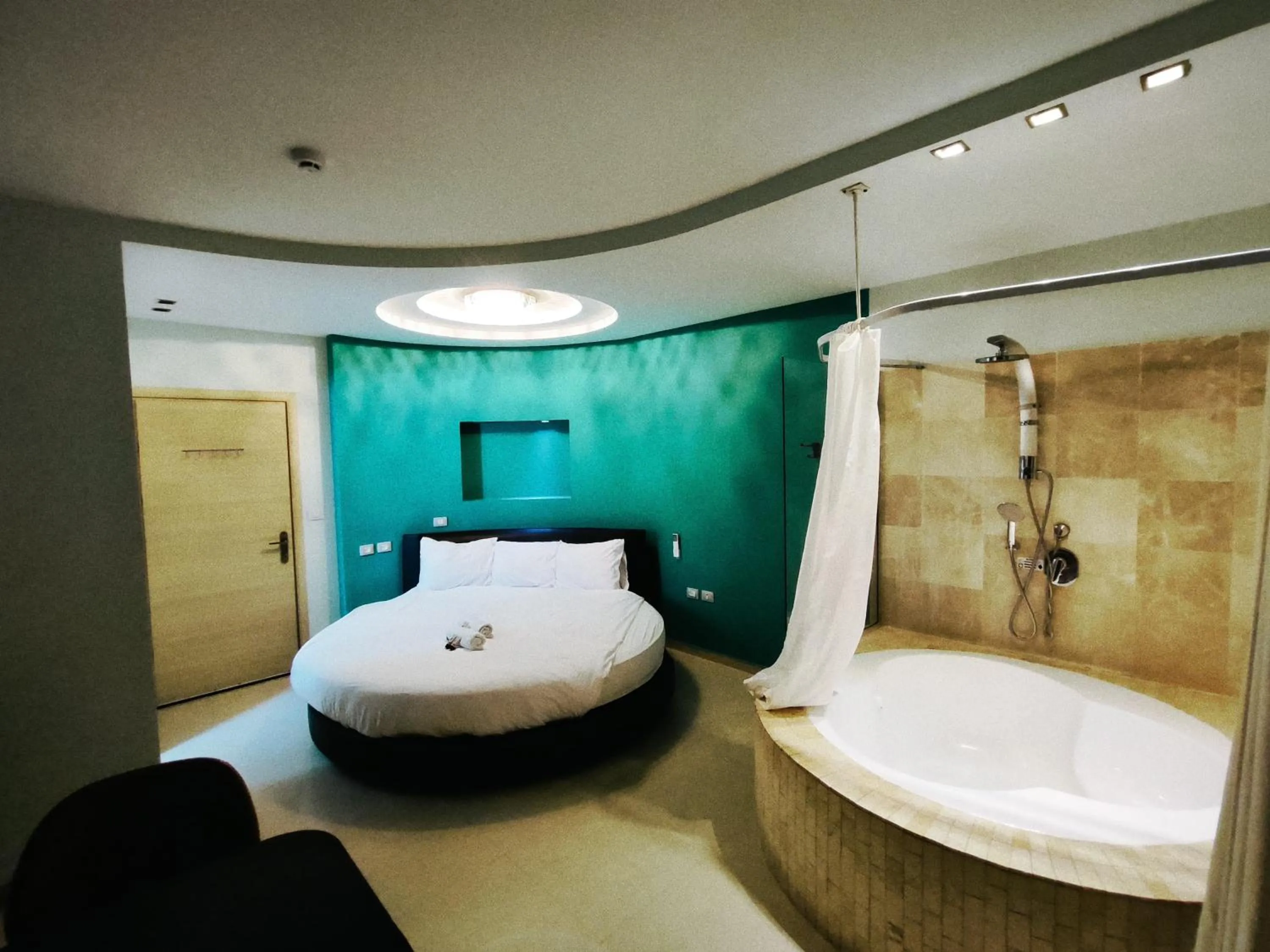 Shower, Bed in Marina Beach Hotel