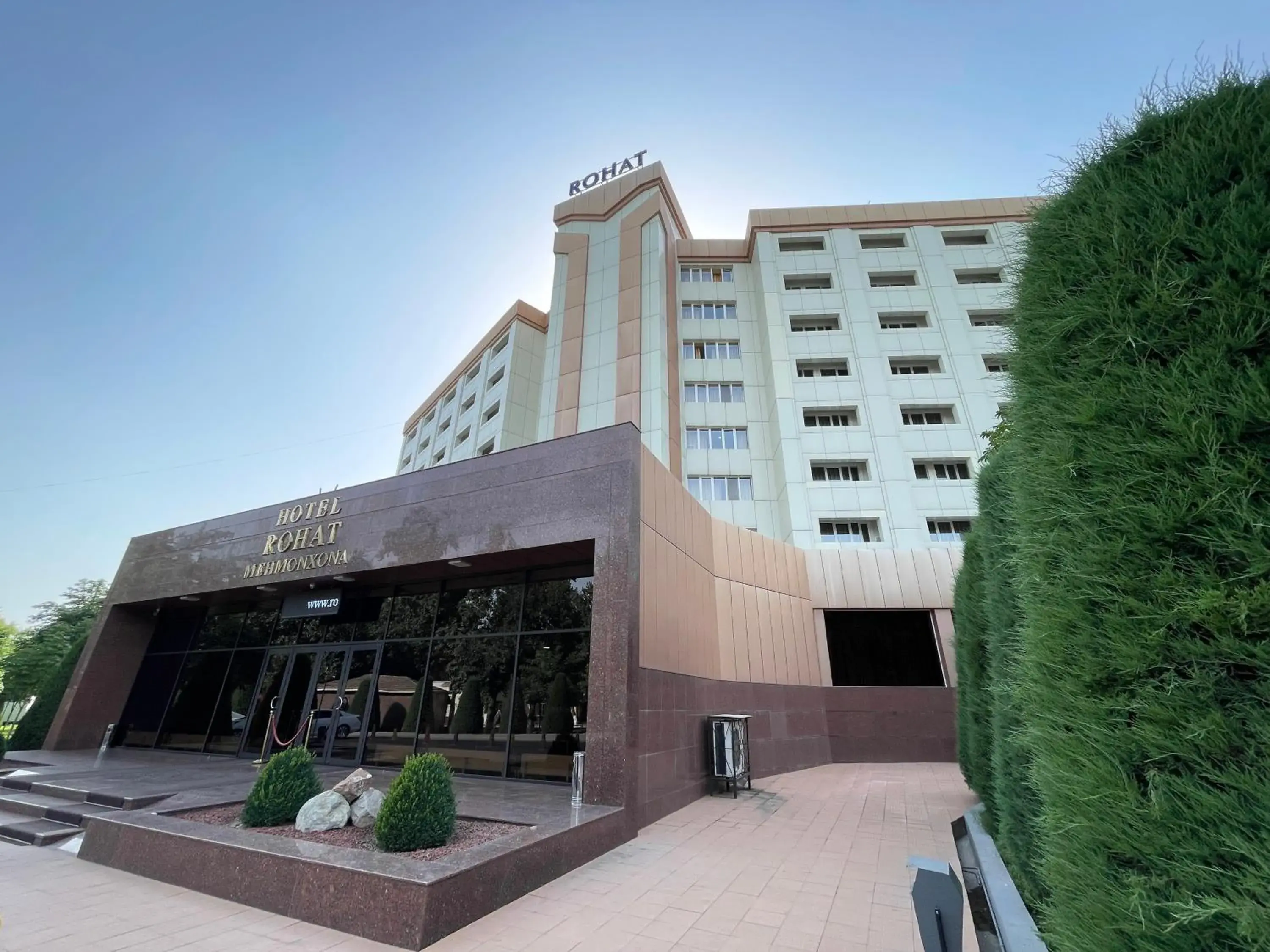 Property building in Rohat Hotel Chilonzor Property building in Rohat Hotel Chilonzor