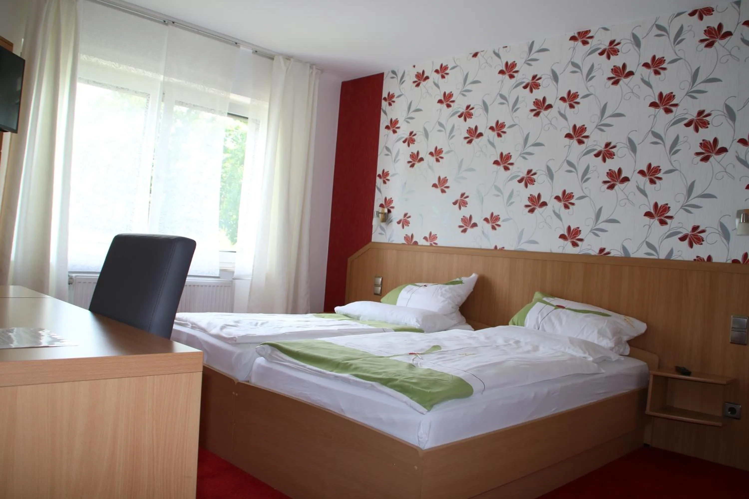 Photo of the whole room, Bed in Hotel Garten