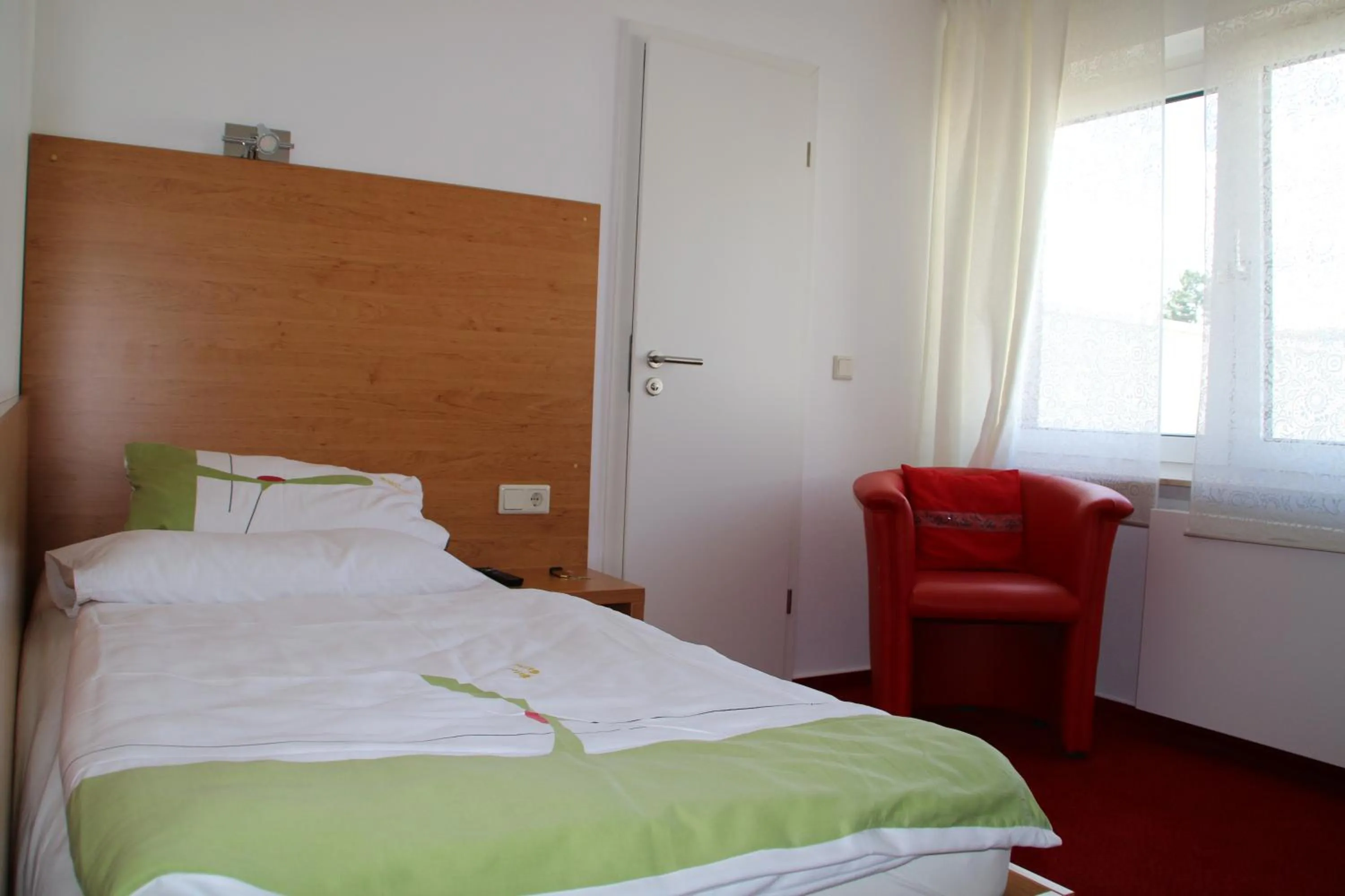 Photo of the whole room, Bed in Hotel Garten