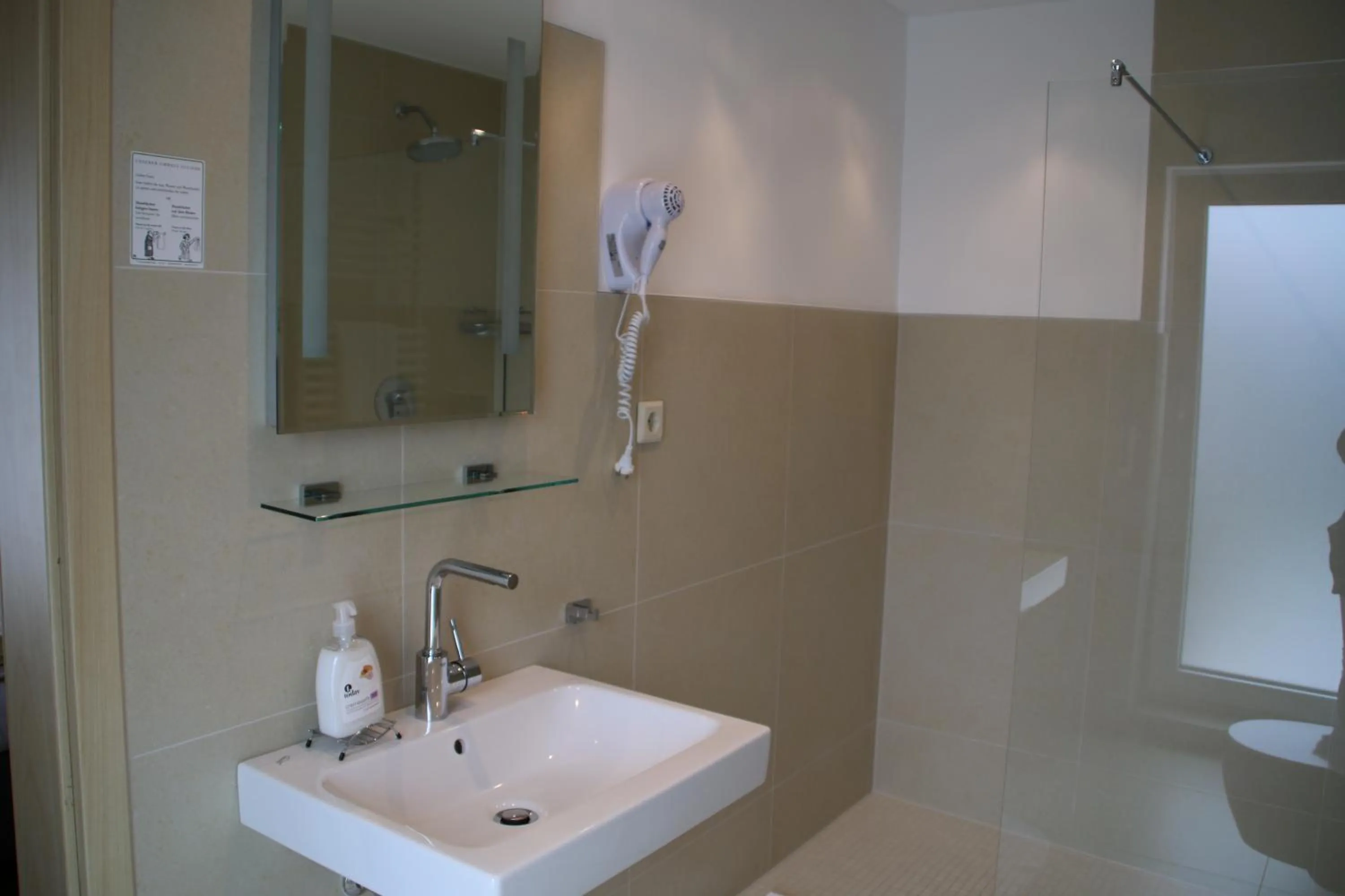 Bathroom in Hotel Garten