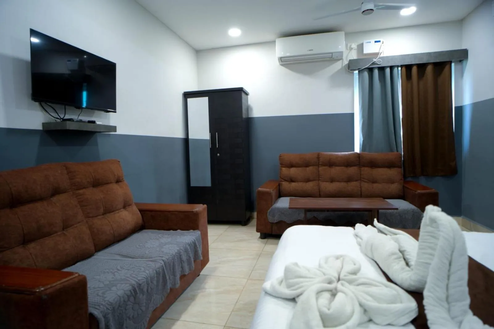 Bed in HOTEL RAAJ GRAND