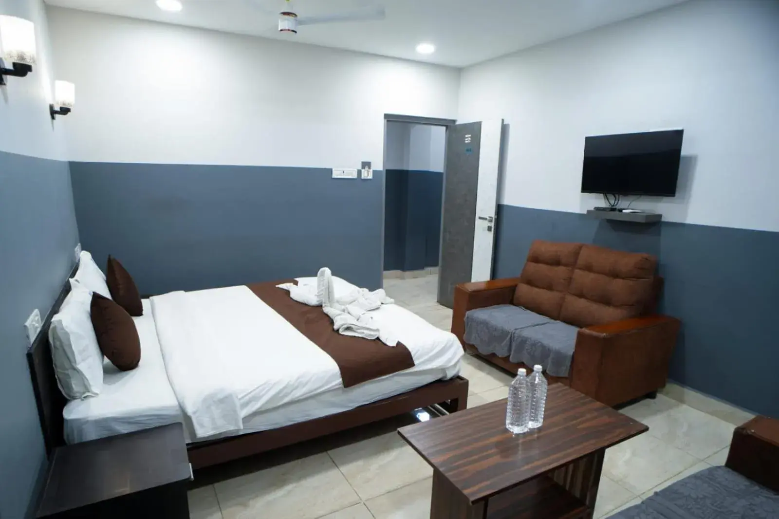 Bed in HOTEL RAAJ GRAND Bed in HOTEL RAAJ GRAND