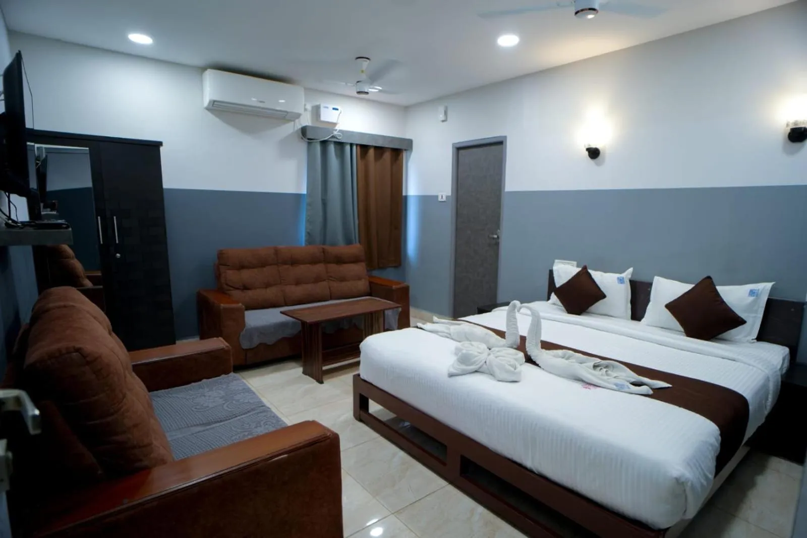 Bed in HOTEL RAAJ GRAND