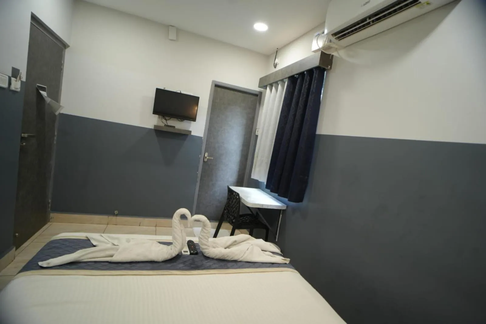 Bed in HOTEL RAAJ GRAND