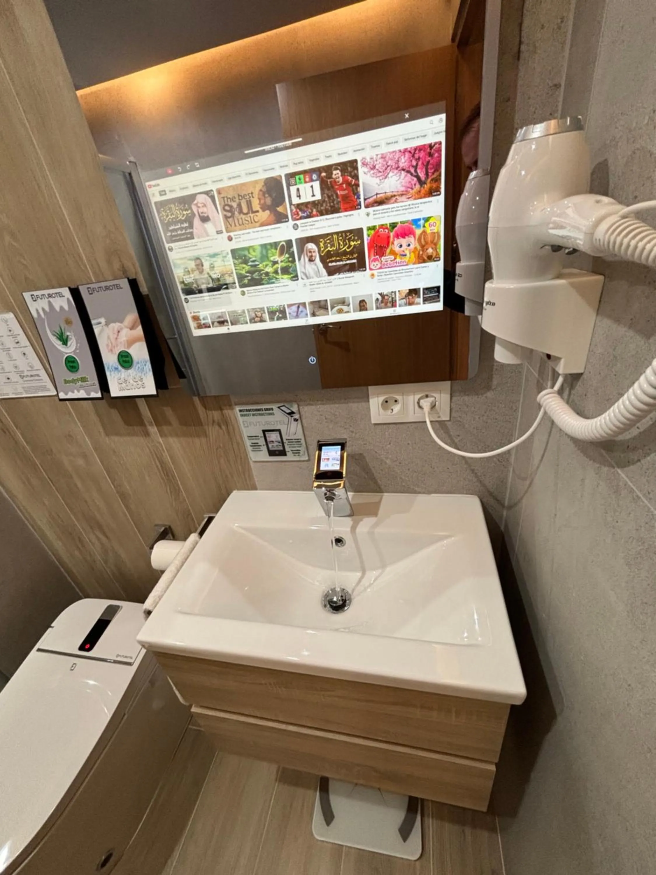 Bathroom in Futurotel Ds